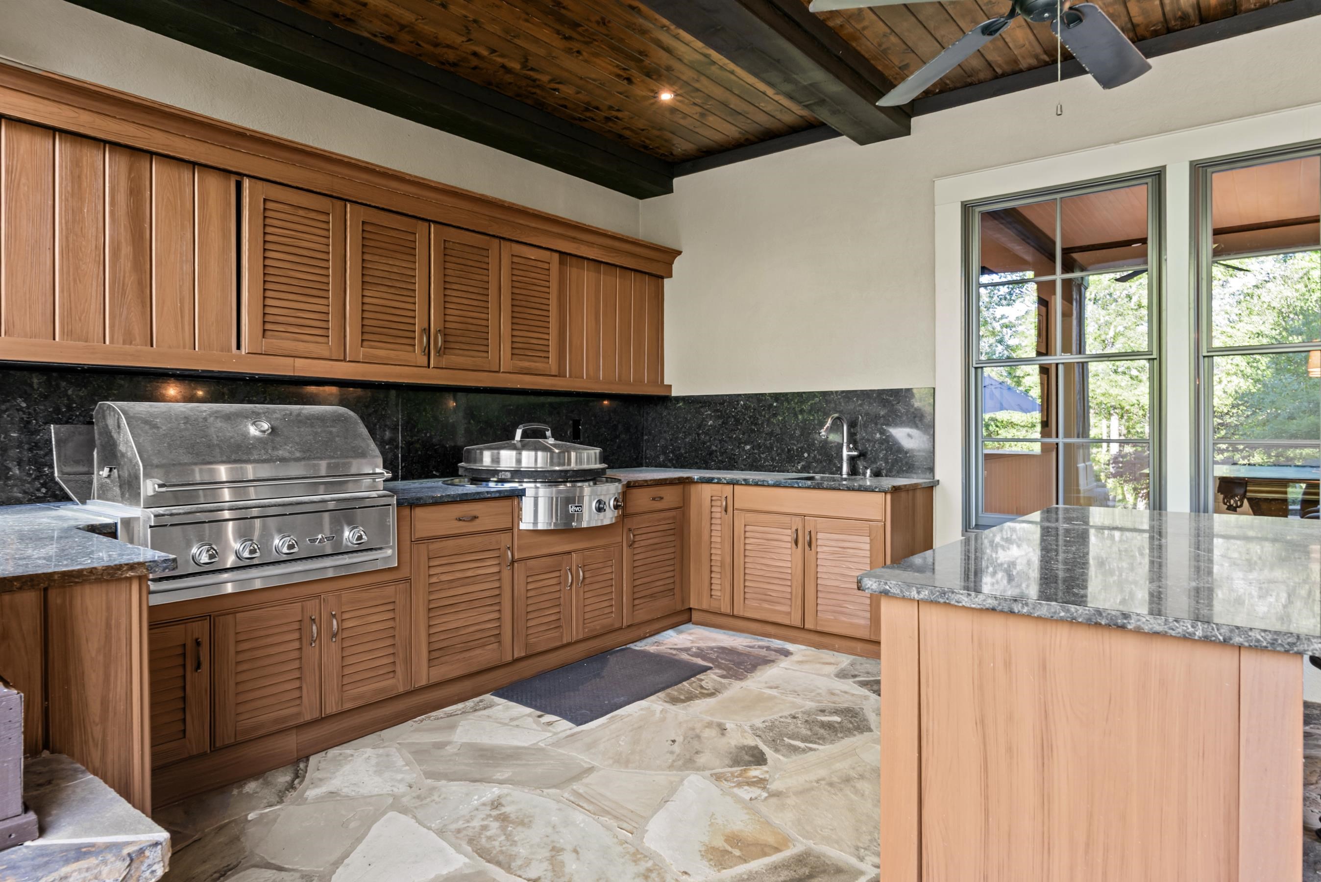 2030 LINGER LONGER DRIVE