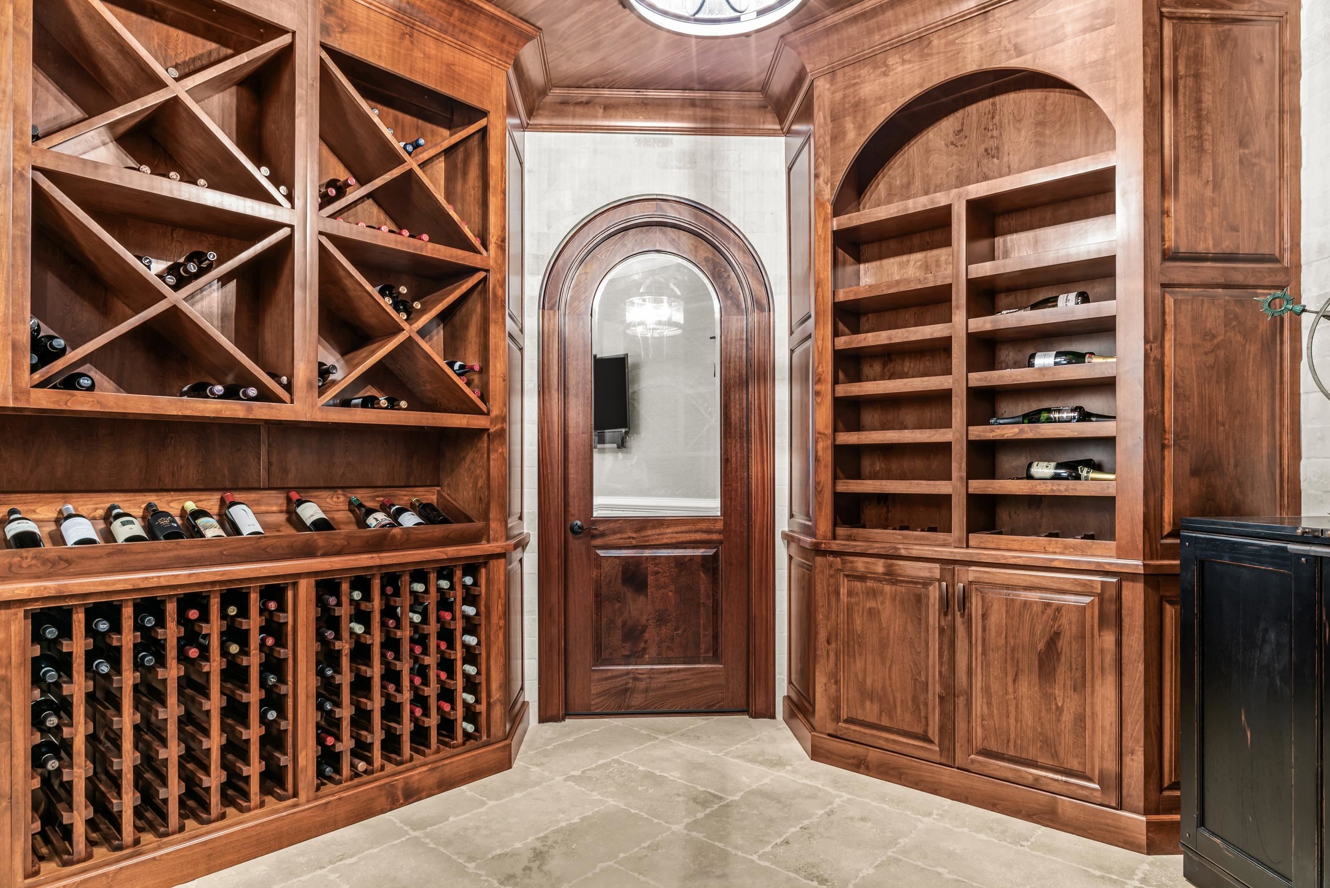 2030 LINGER LONGER DRIVE