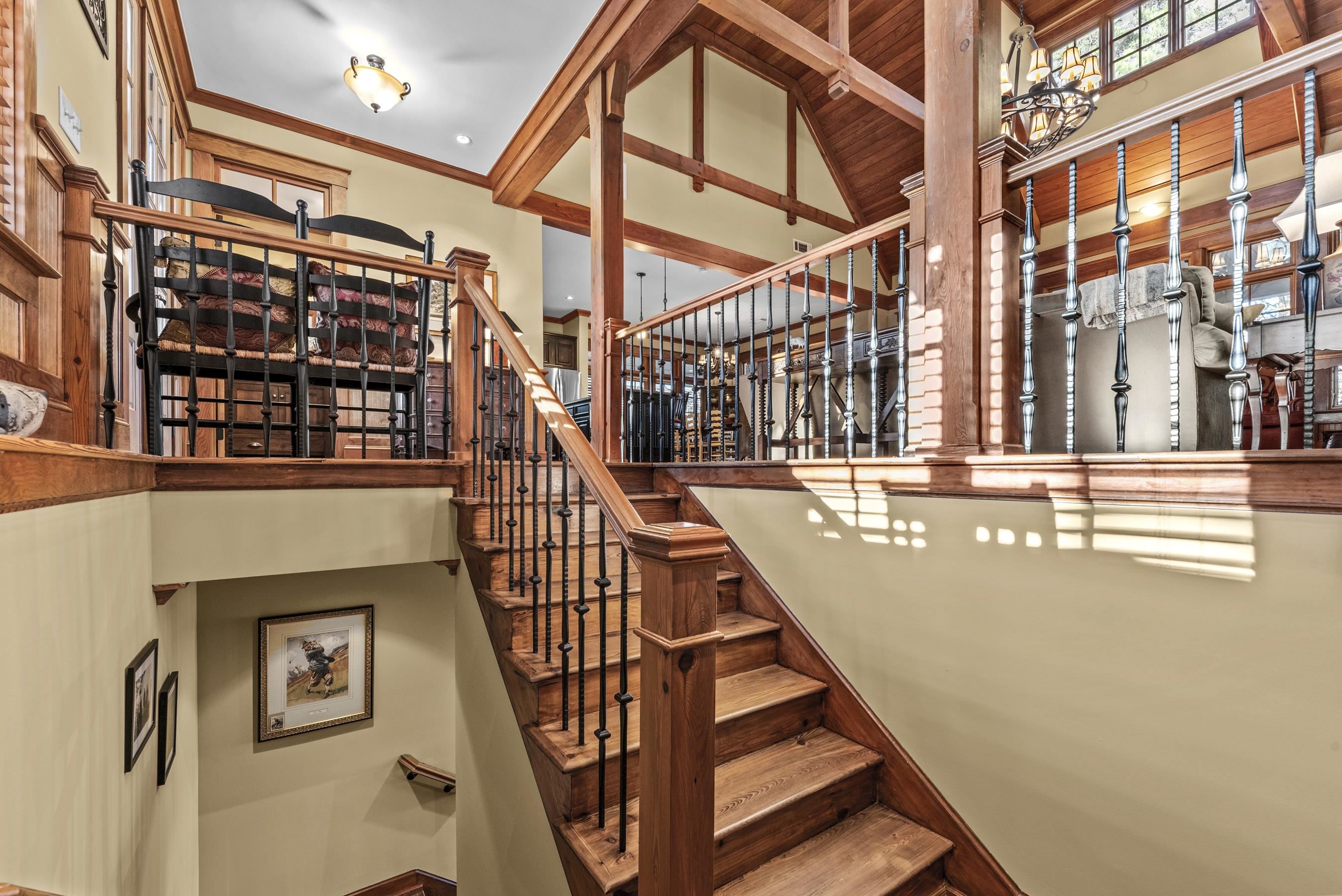 1230 COTTAGE LANE EAST