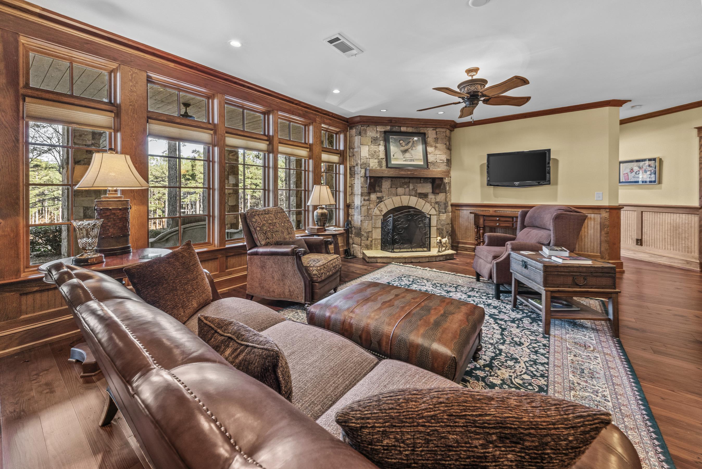 1230 COTTAGE LANE EAST