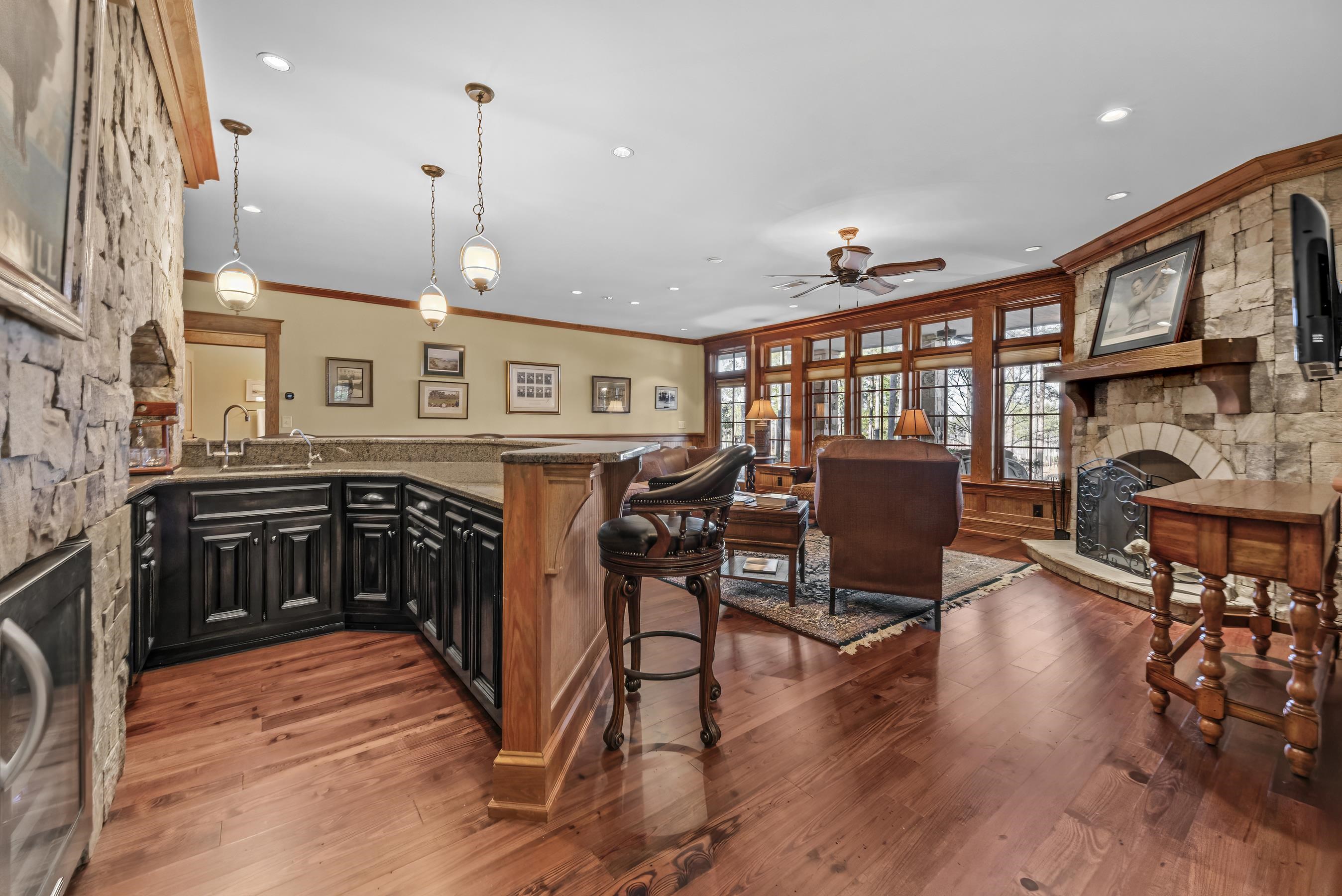 1230 COTTAGE LANE EAST