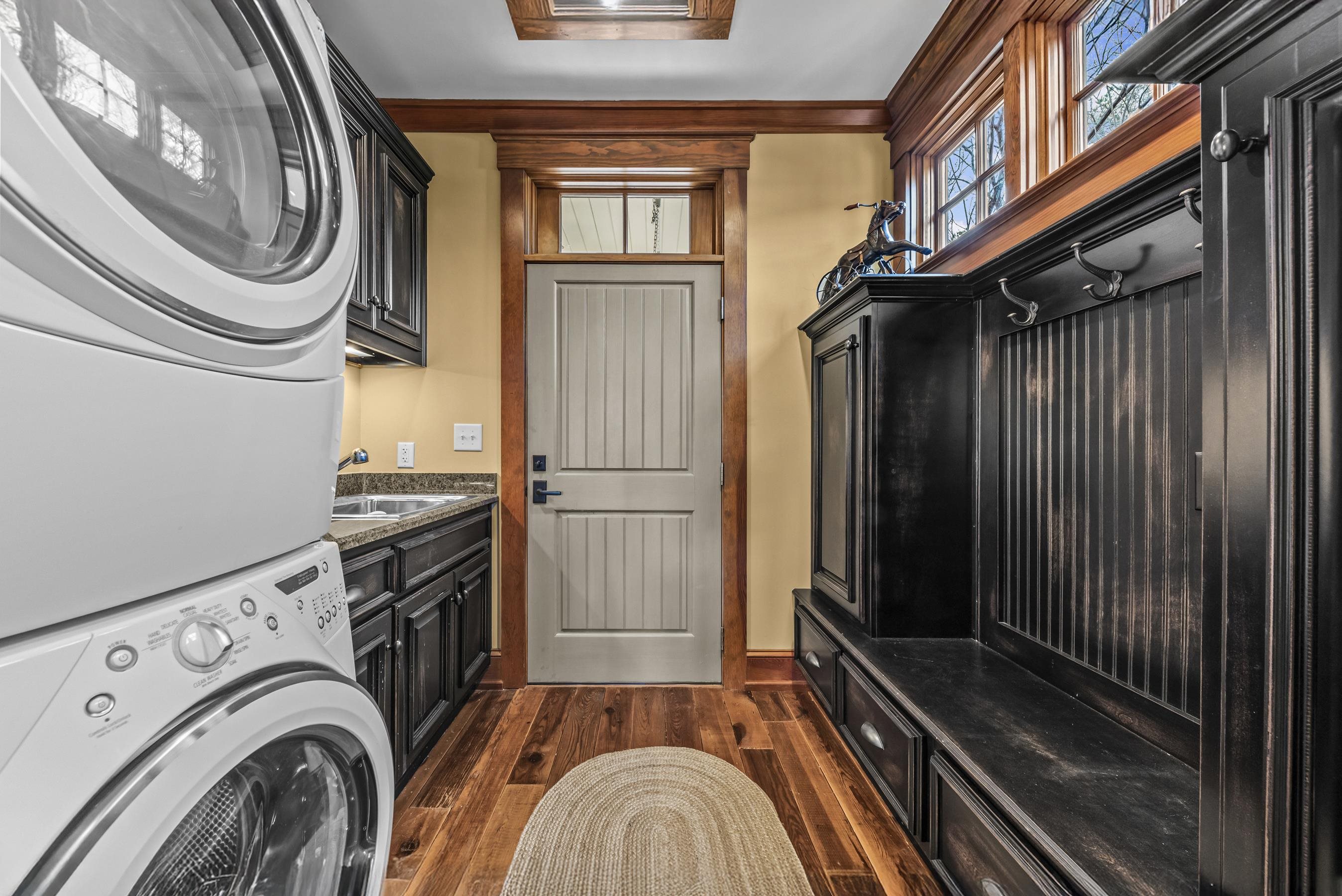 1230 COTTAGE LANE EAST