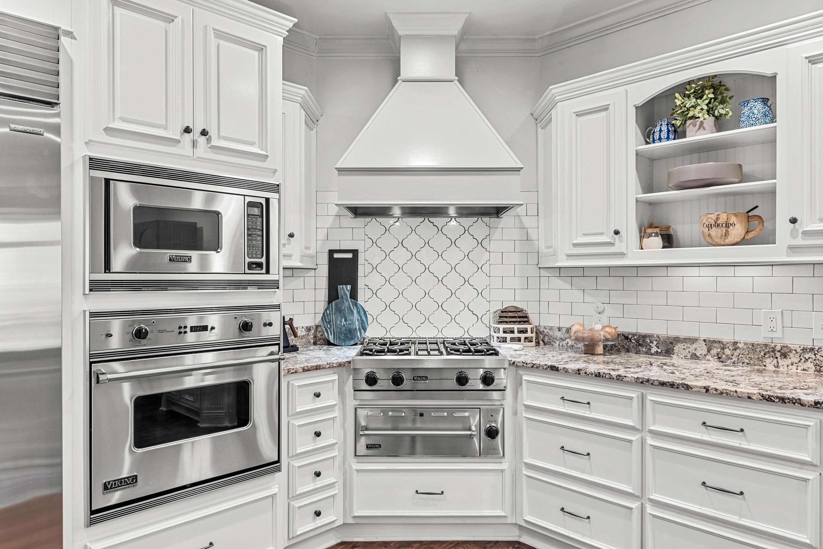 1020 LIBERTY BLUFF LANE