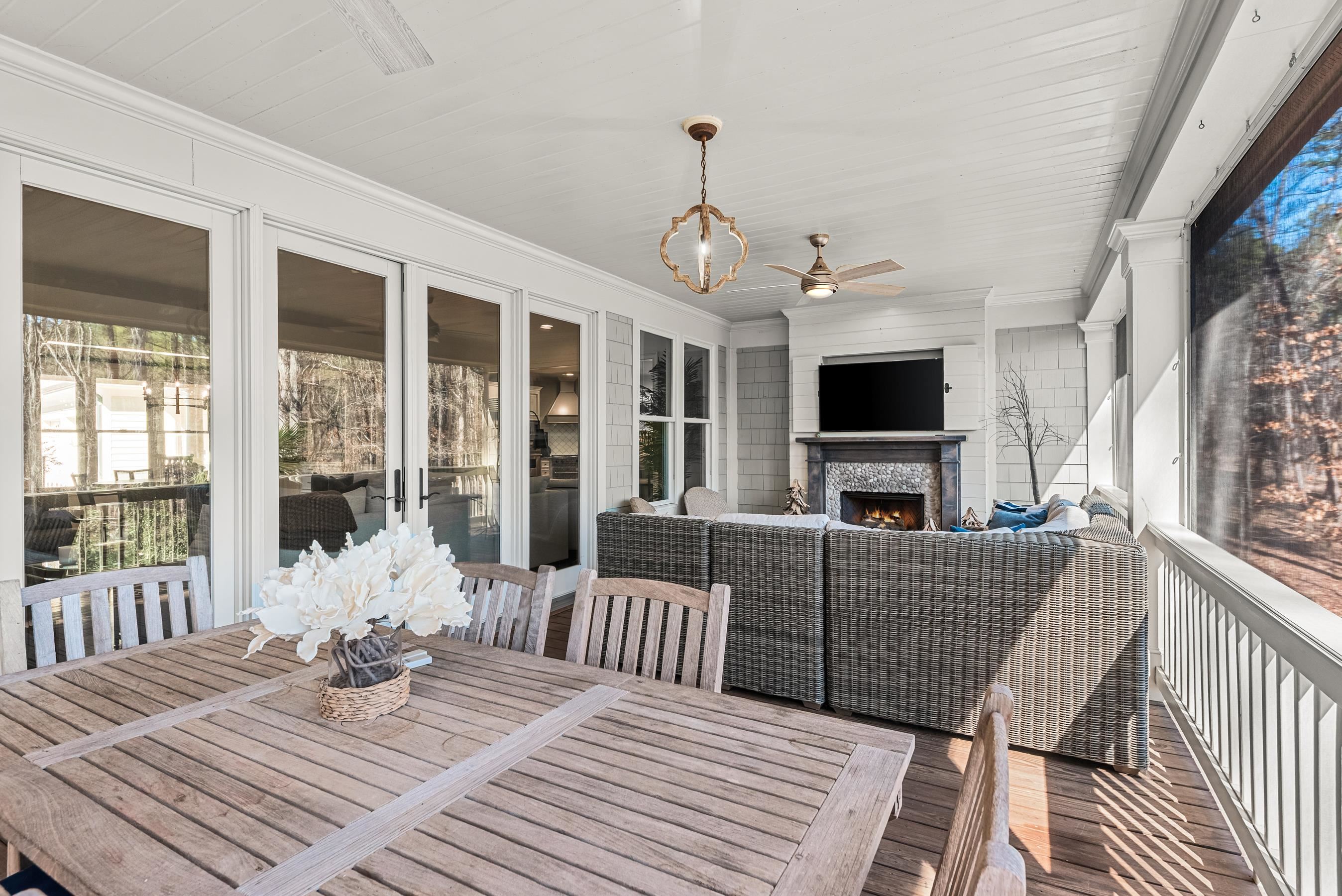 1020 LIBERTY BLUFF LANE