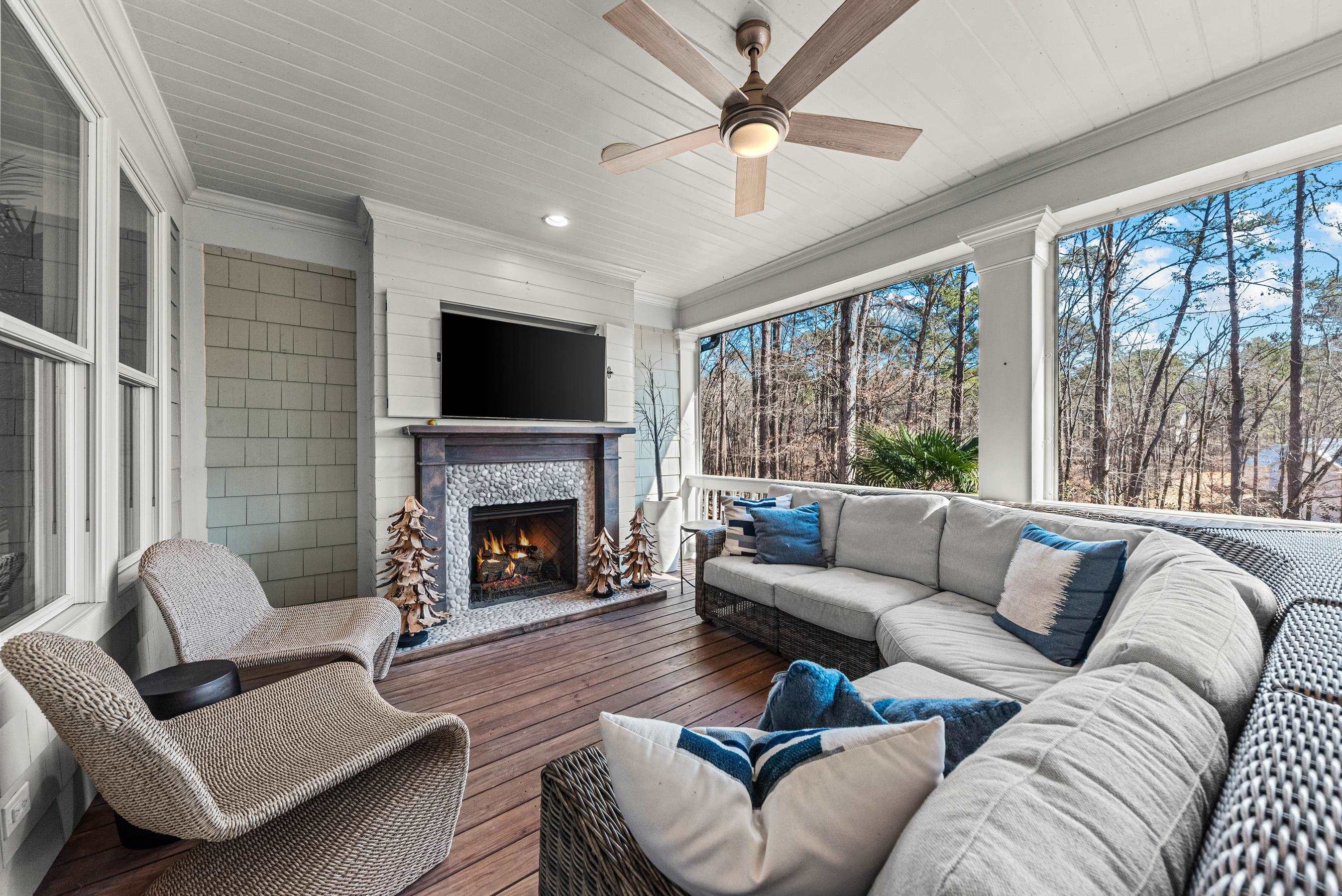 1020 LIBERTY BLUFF LANE