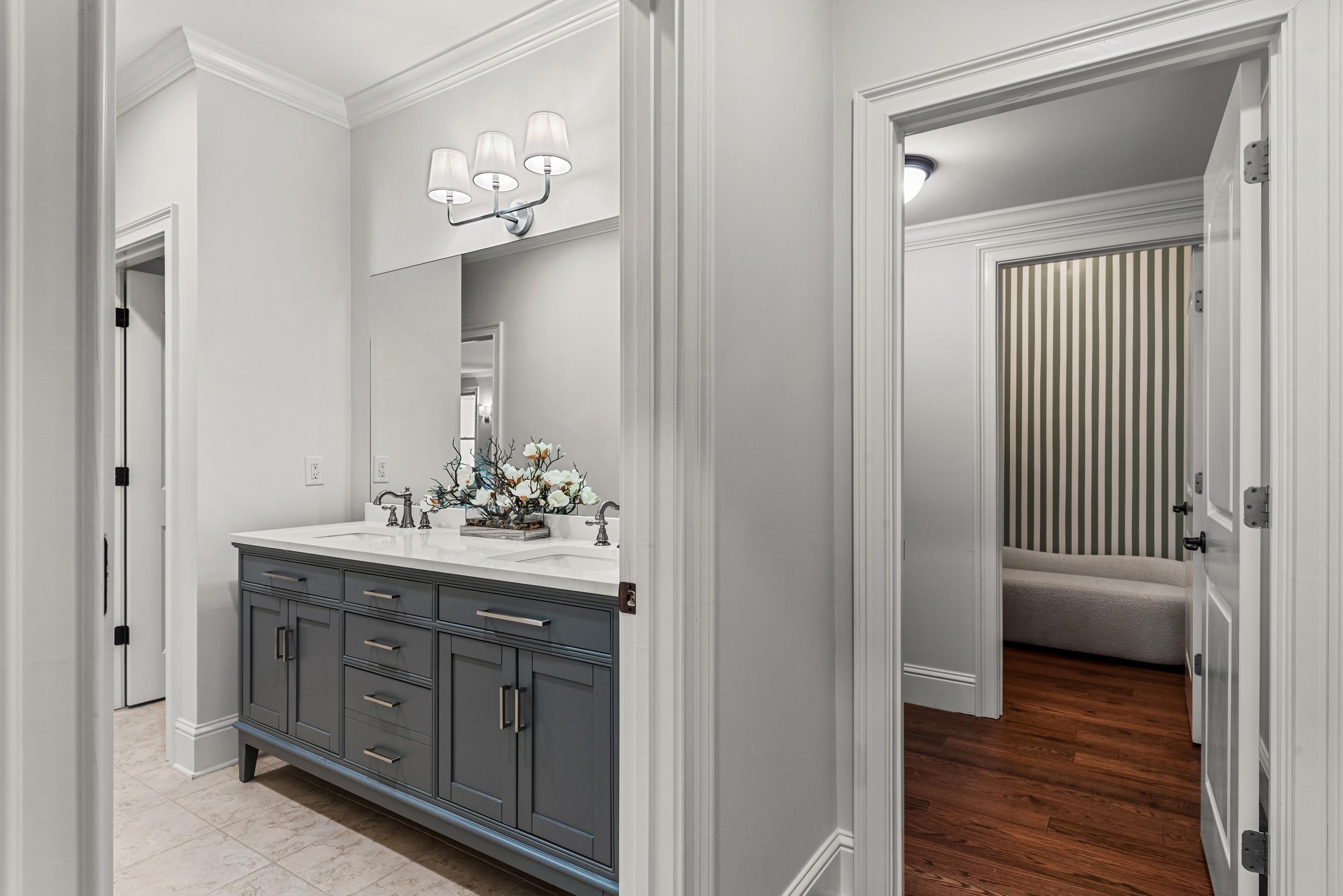 1020 LIBERTY BLUFF LANE