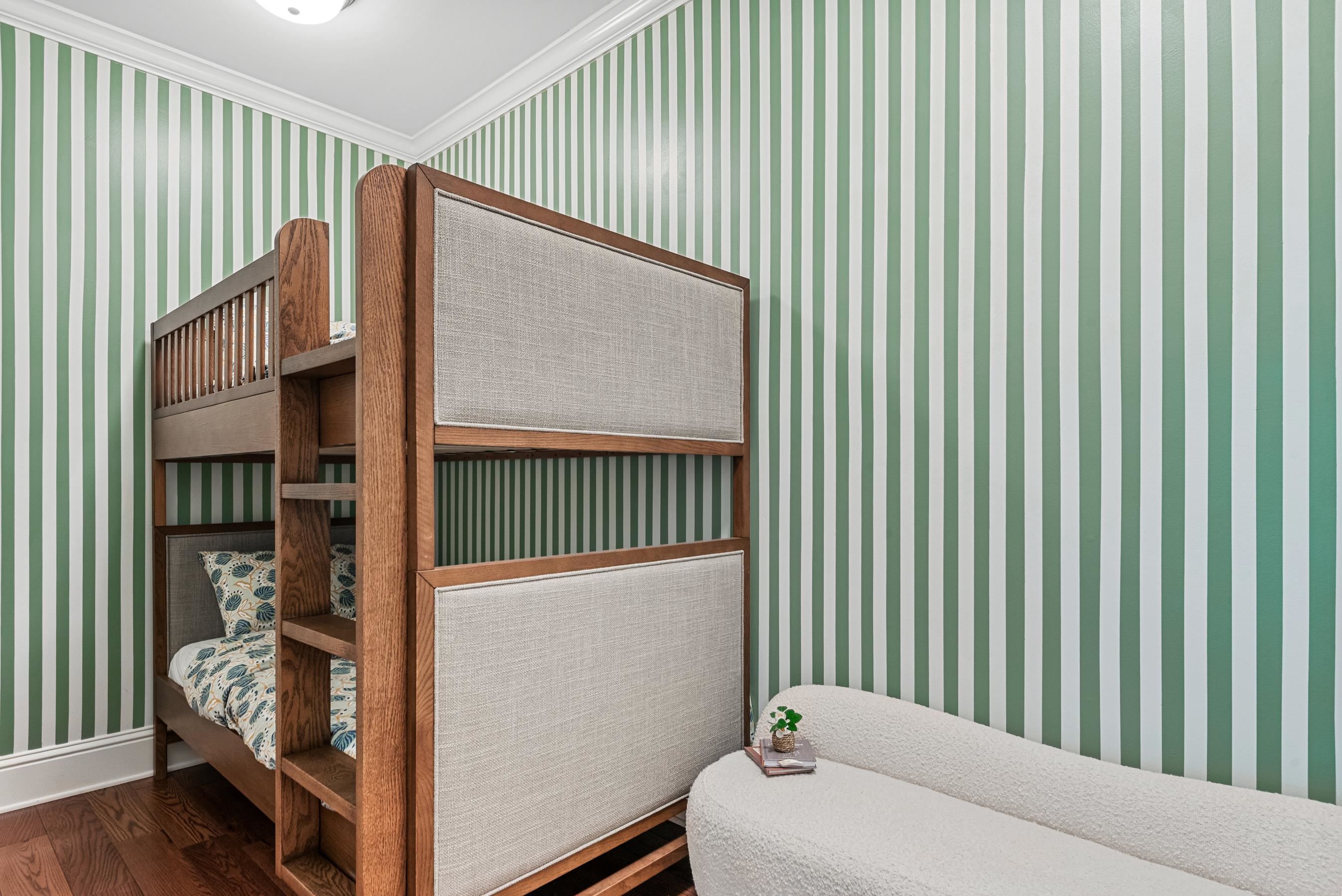 1020 LIBERTY BLUFF LANE