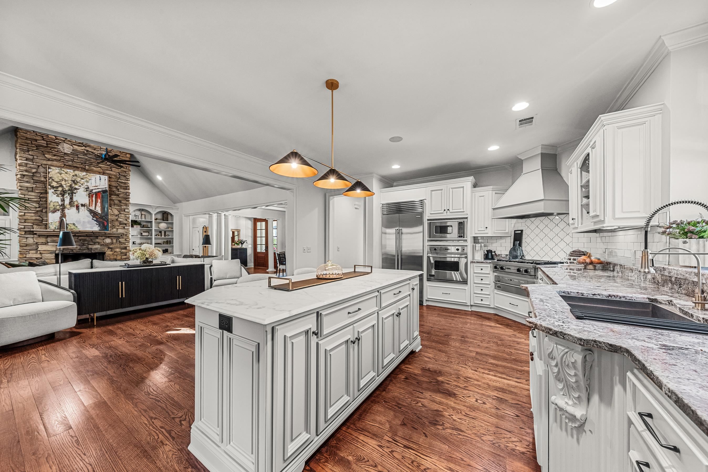 1020 LIBERTY BLUFF LANE