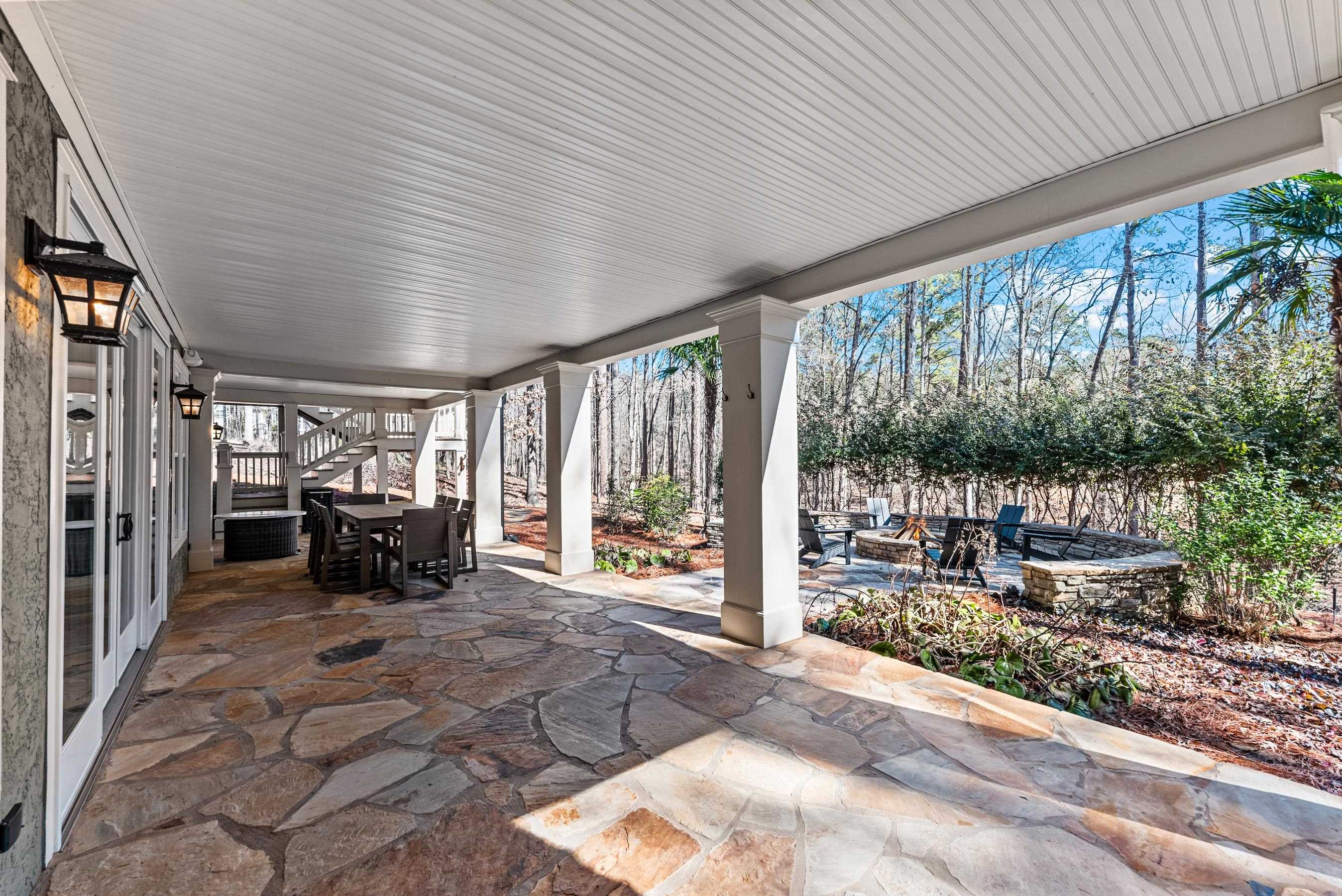 1020 LIBERTY BLUFF LANE