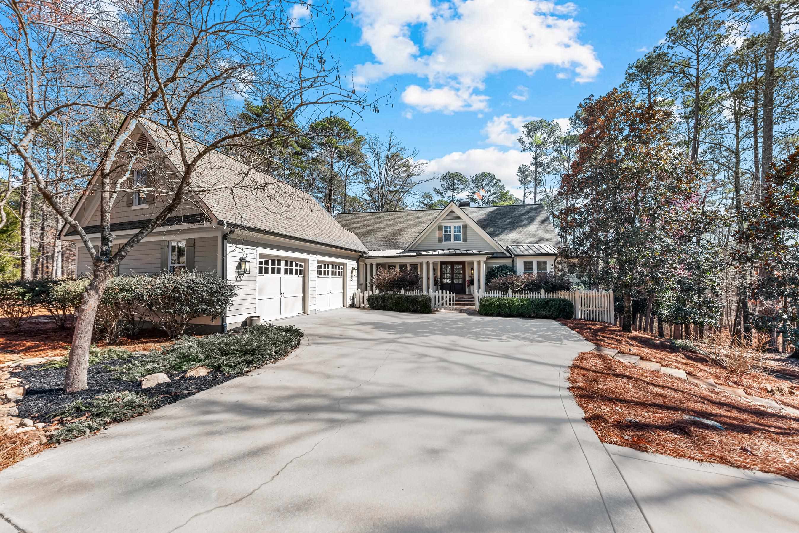 1020 LIBERTY BLUFF LANE