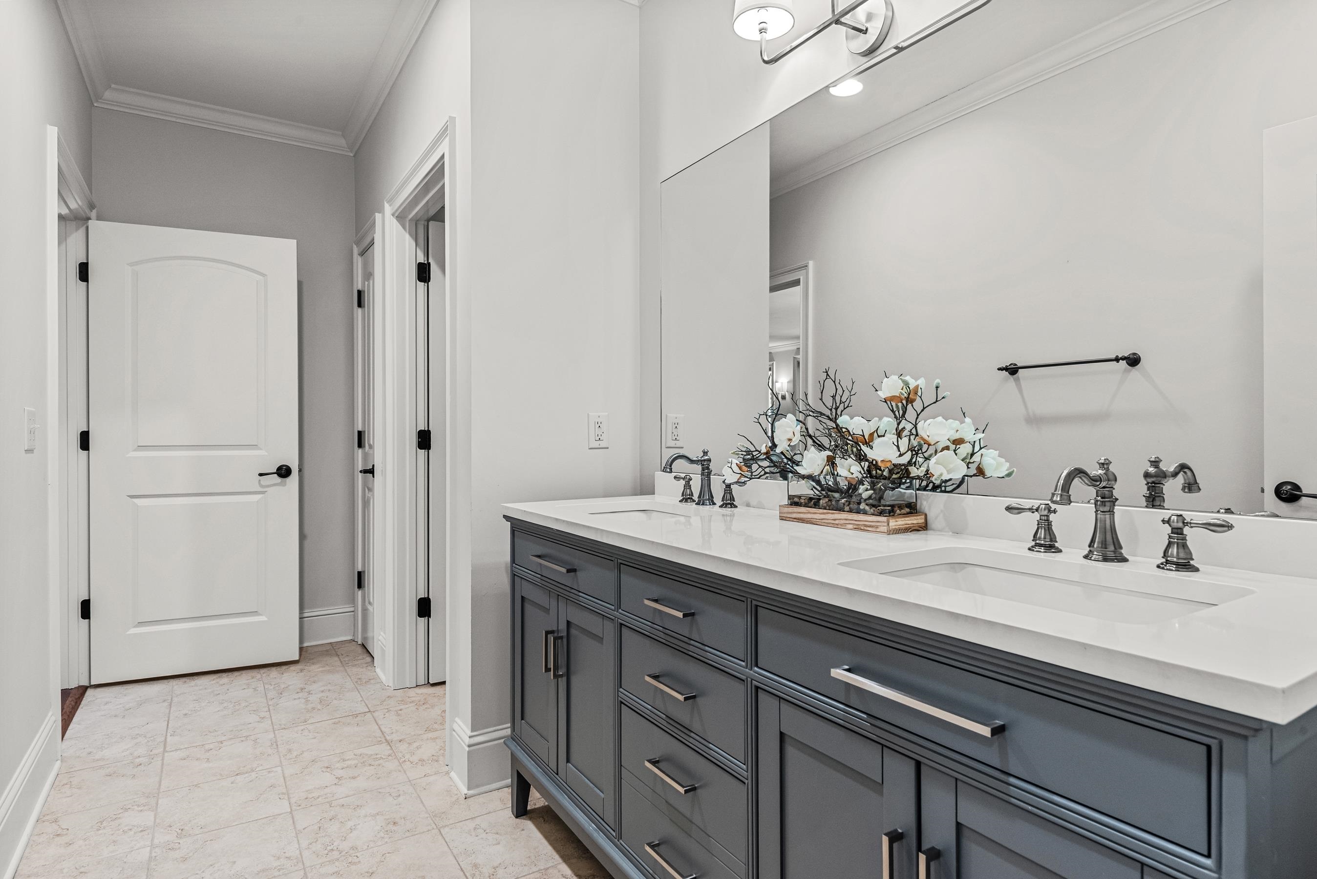 1020 LIBERTY BLUFF LANE