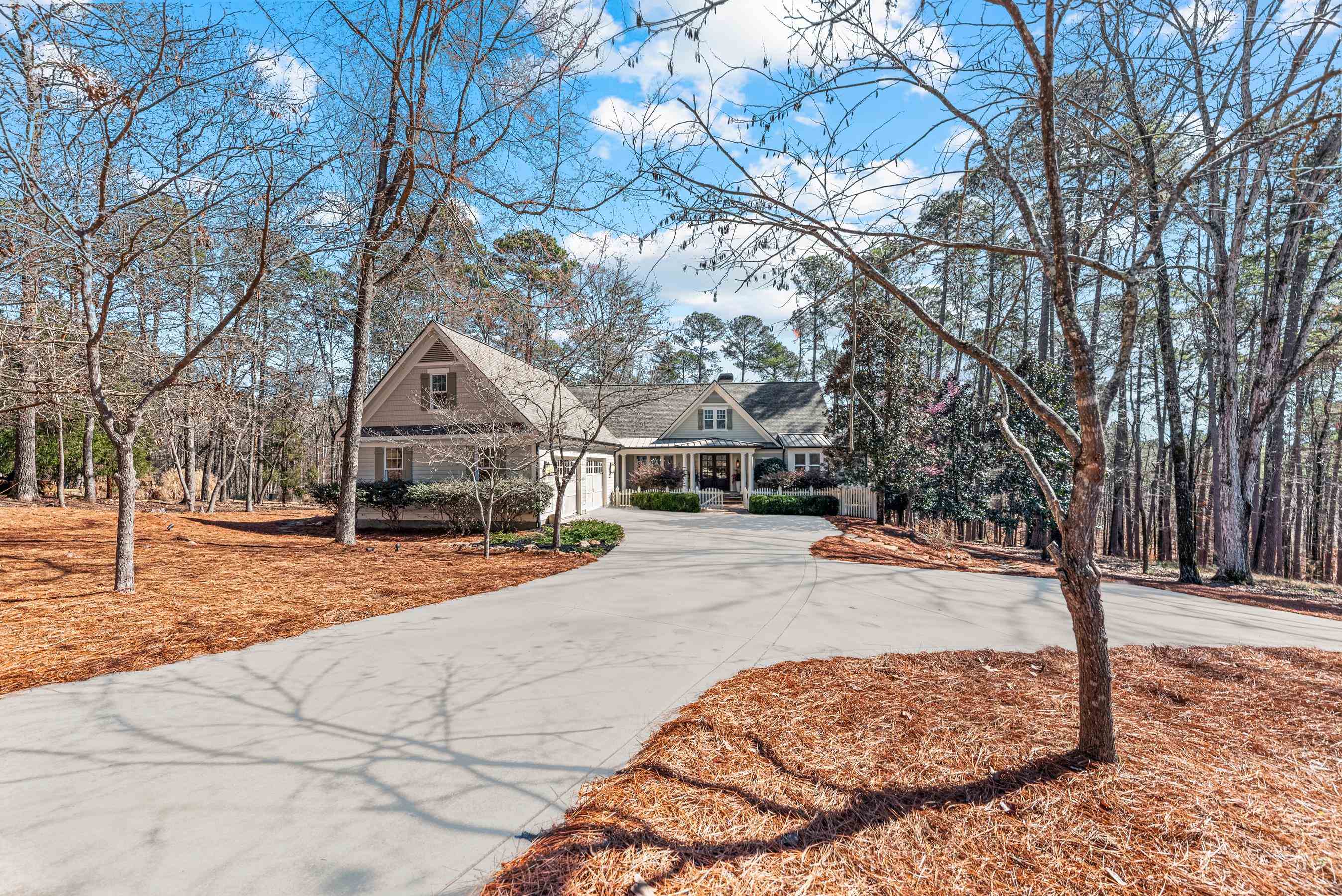 1020 LIBERTY BLUFF LANE