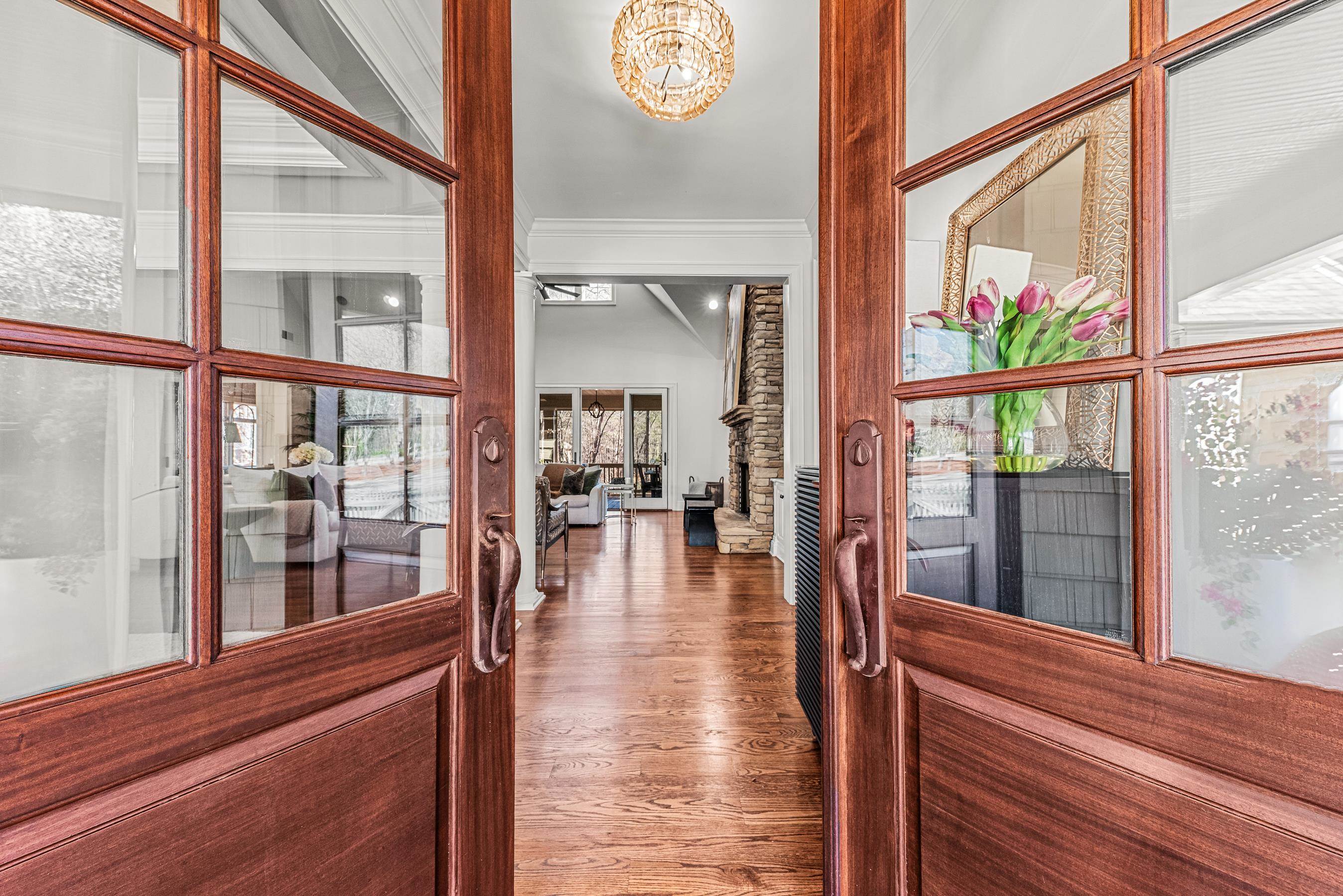 1020 LIBERTY BLUFF LANE