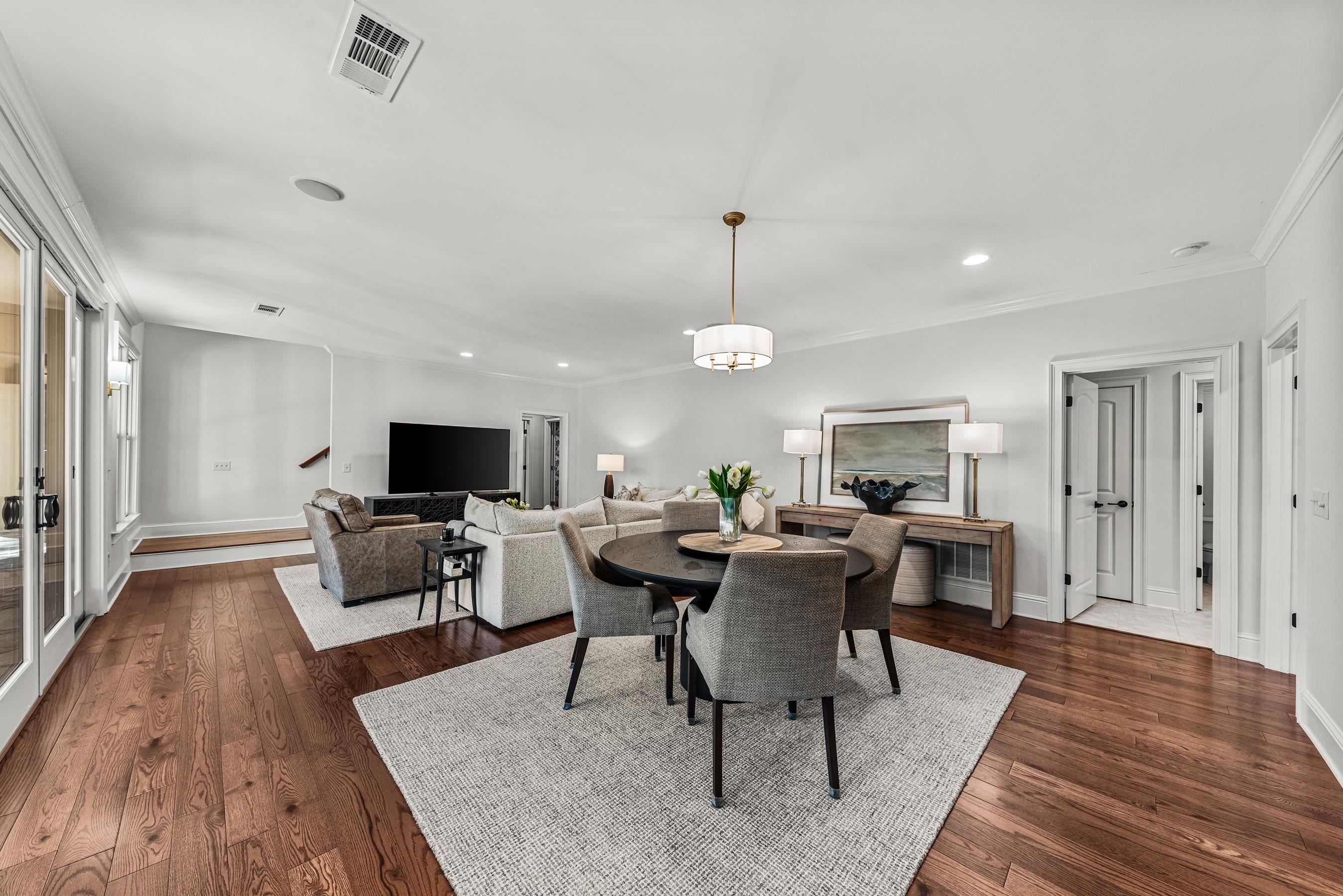 1020 LIBERTY BLUFF LANE