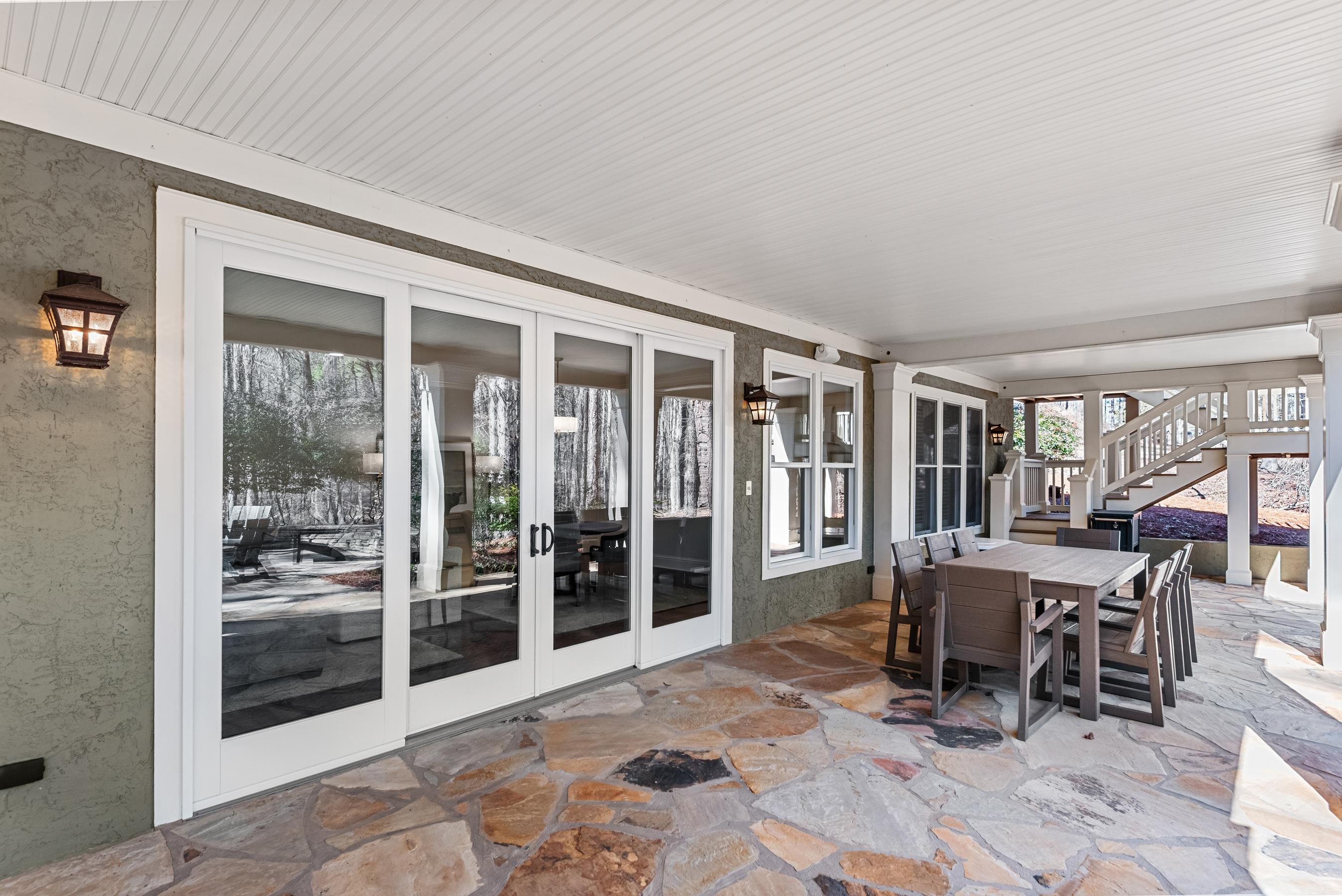 1020 LIBERTY BLUFF LANE