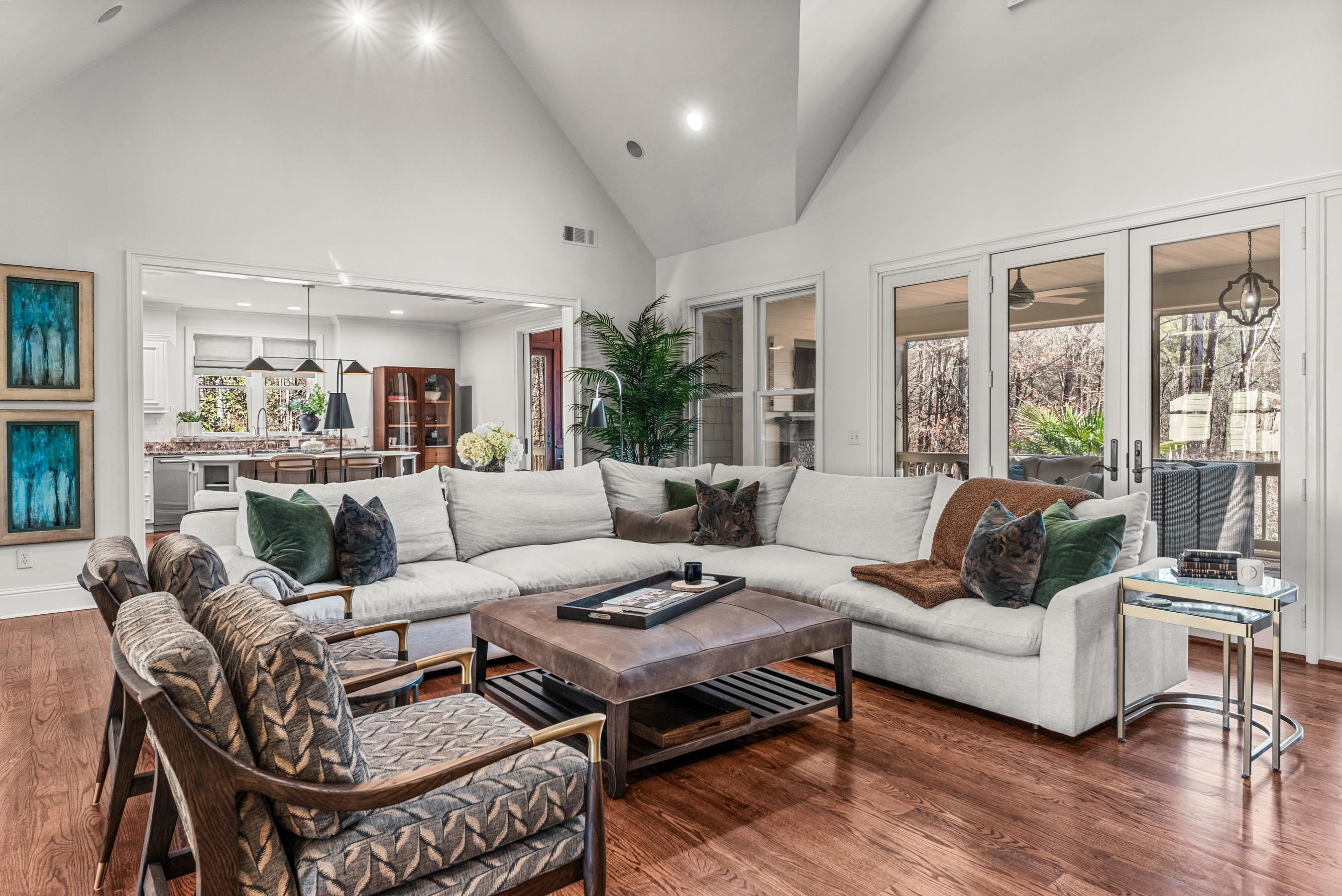 1020 LIBERTY BLUFF LANE