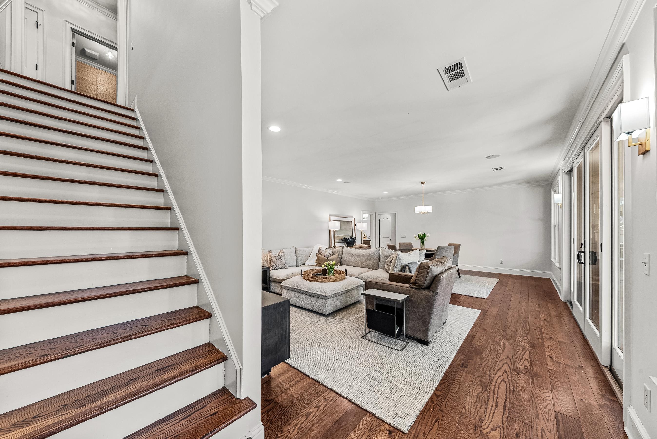 1020 LIBERTY BLUFF LANE