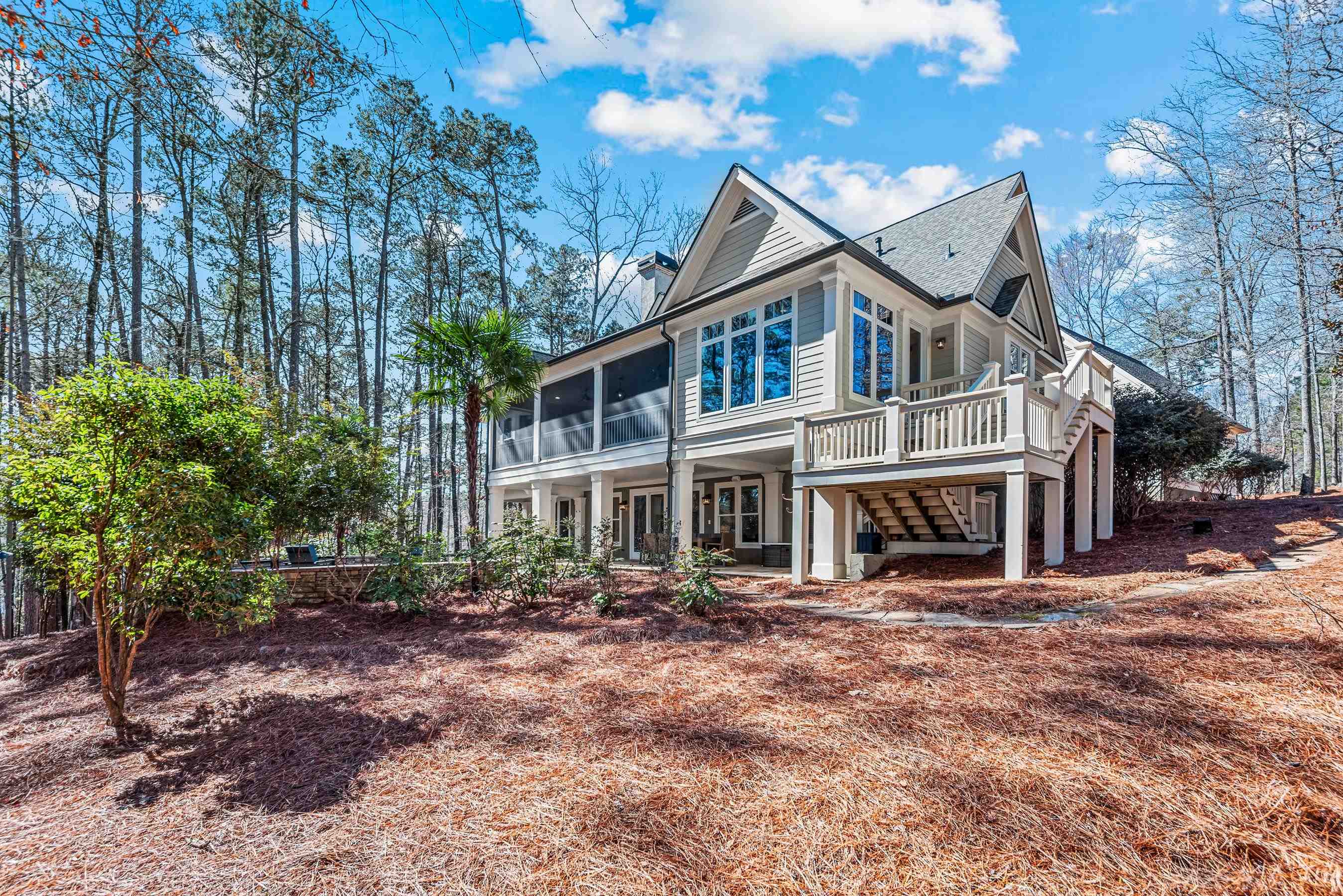 1020 LIBERTY BLUFF LANE