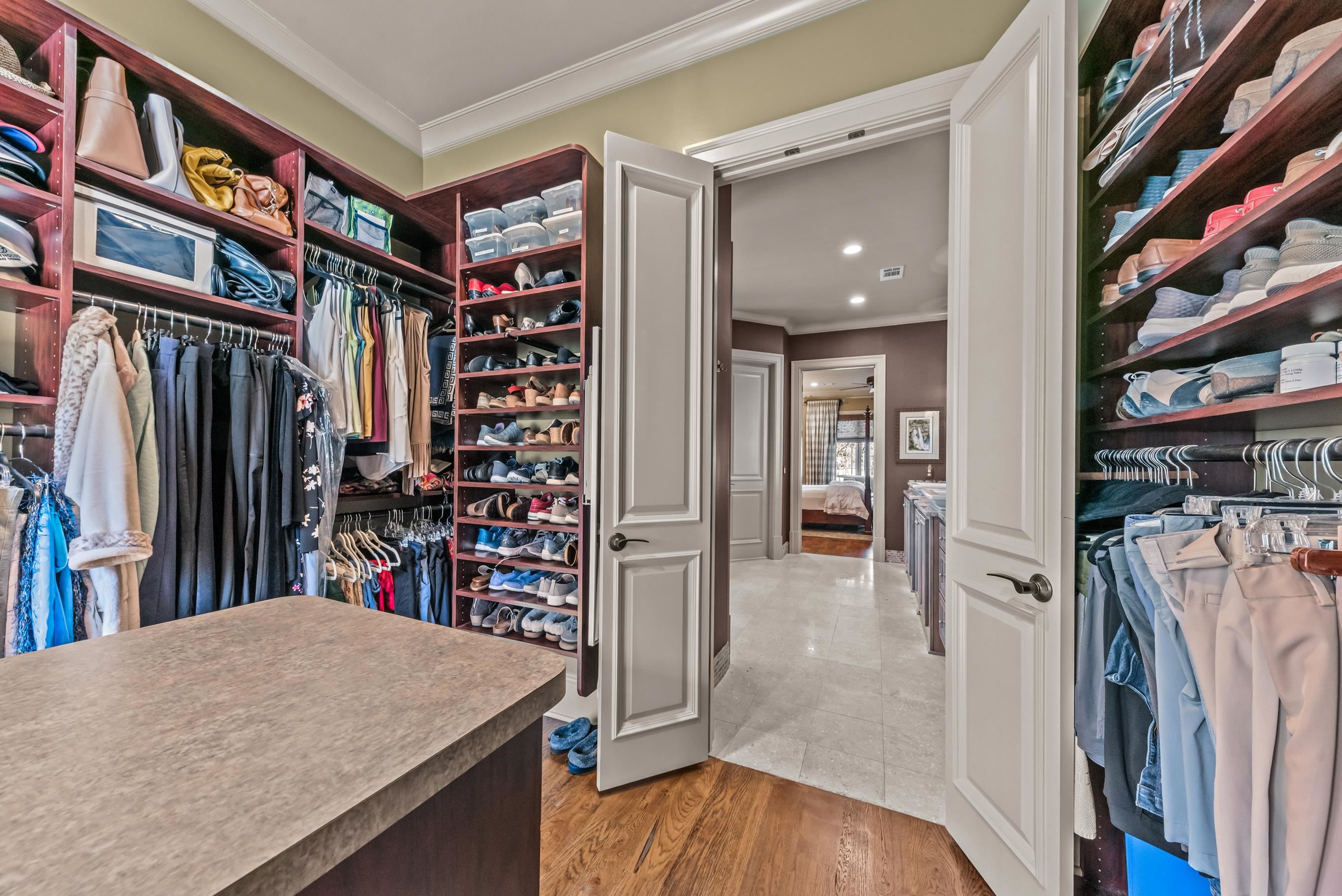 141 BROADLANDS DRIVE