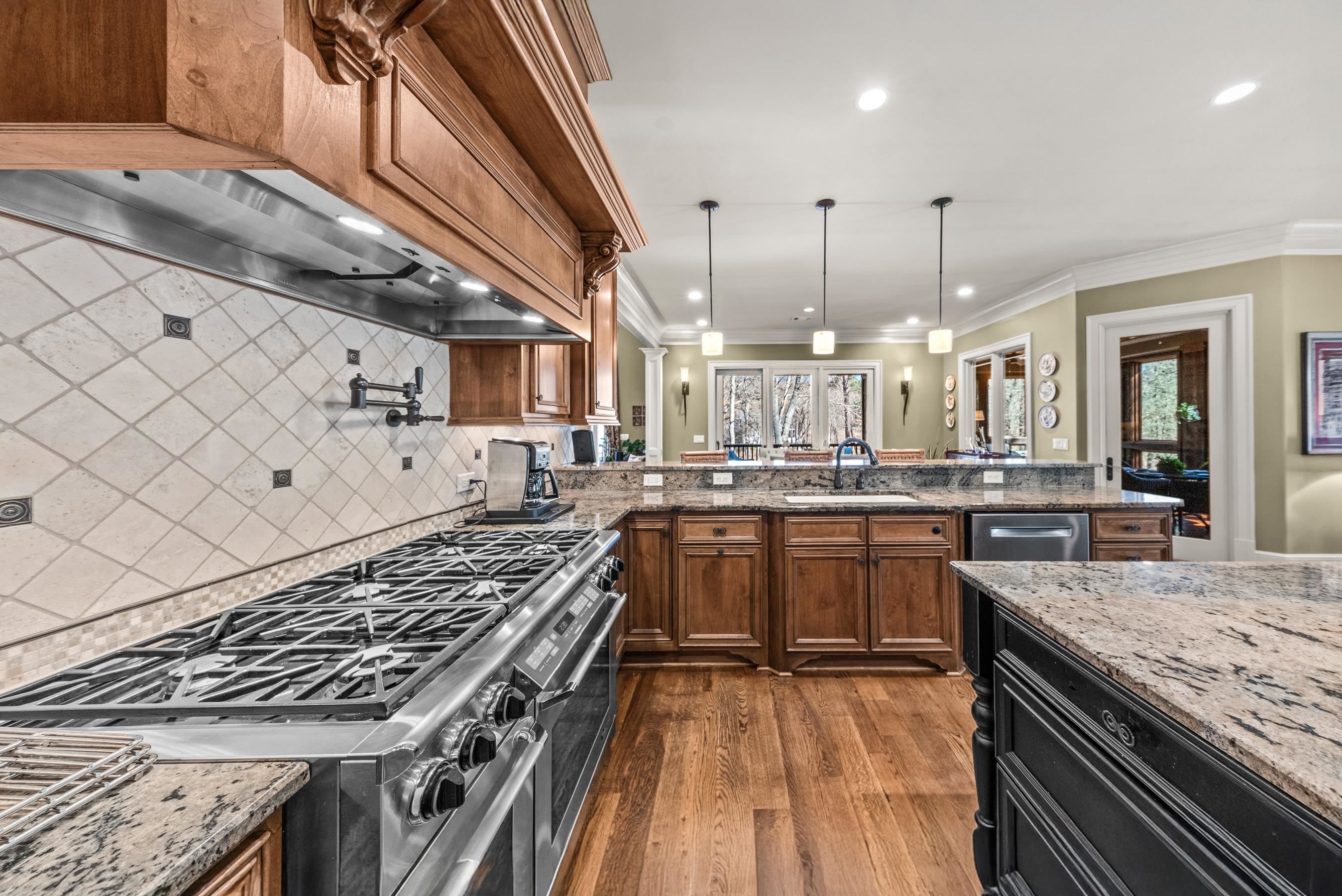 141 BROADLANDS DRIVE