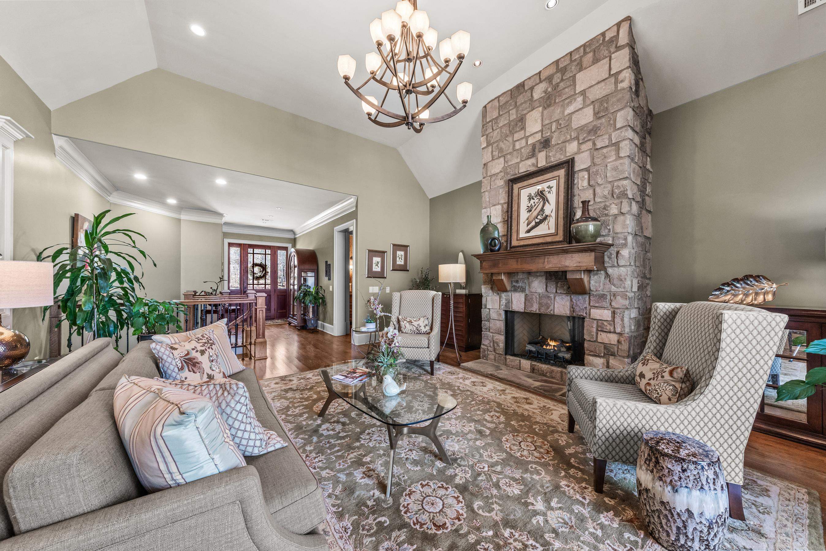 141 BROADLANDS DRIVE