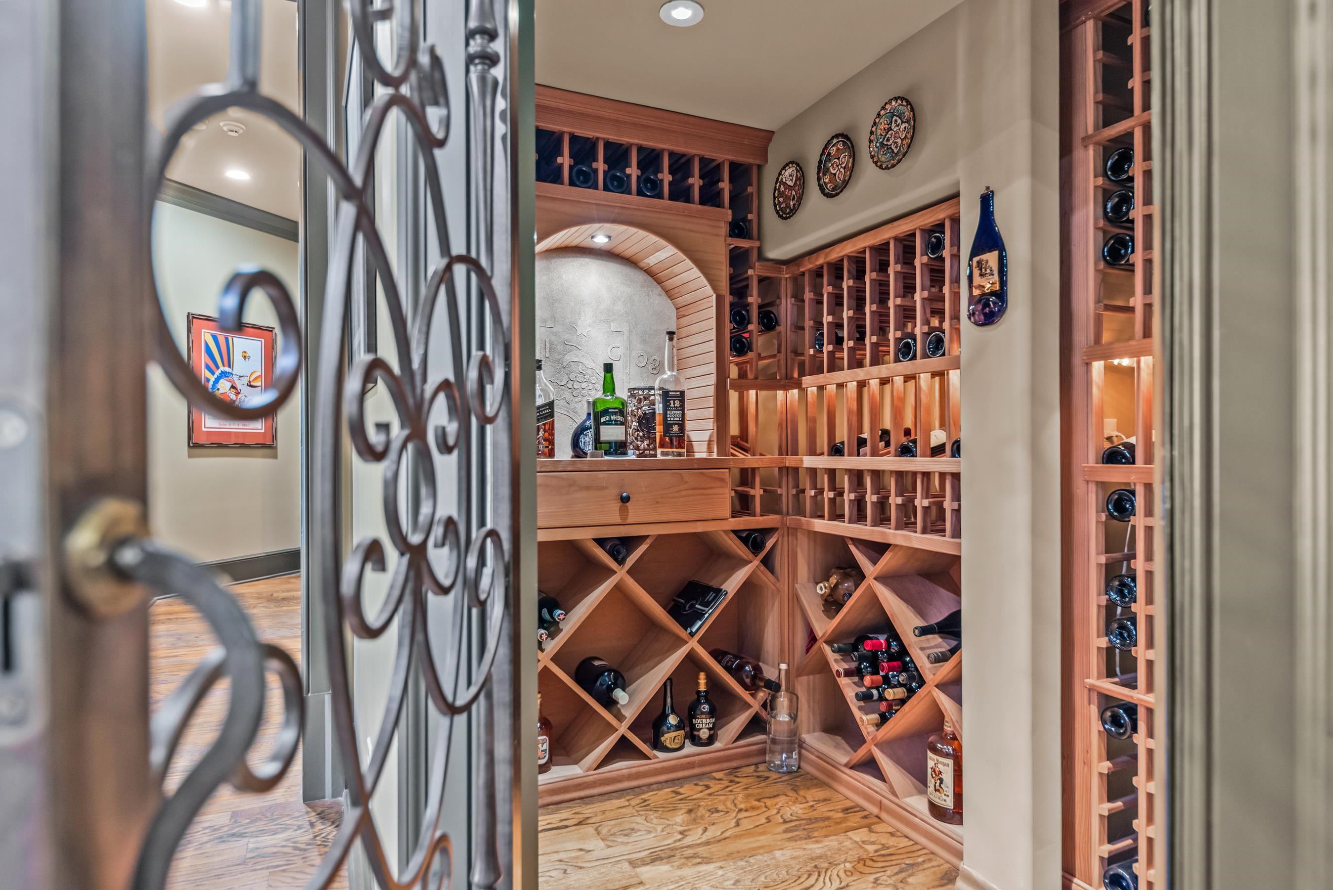 141 BROADLANDS DRIVE