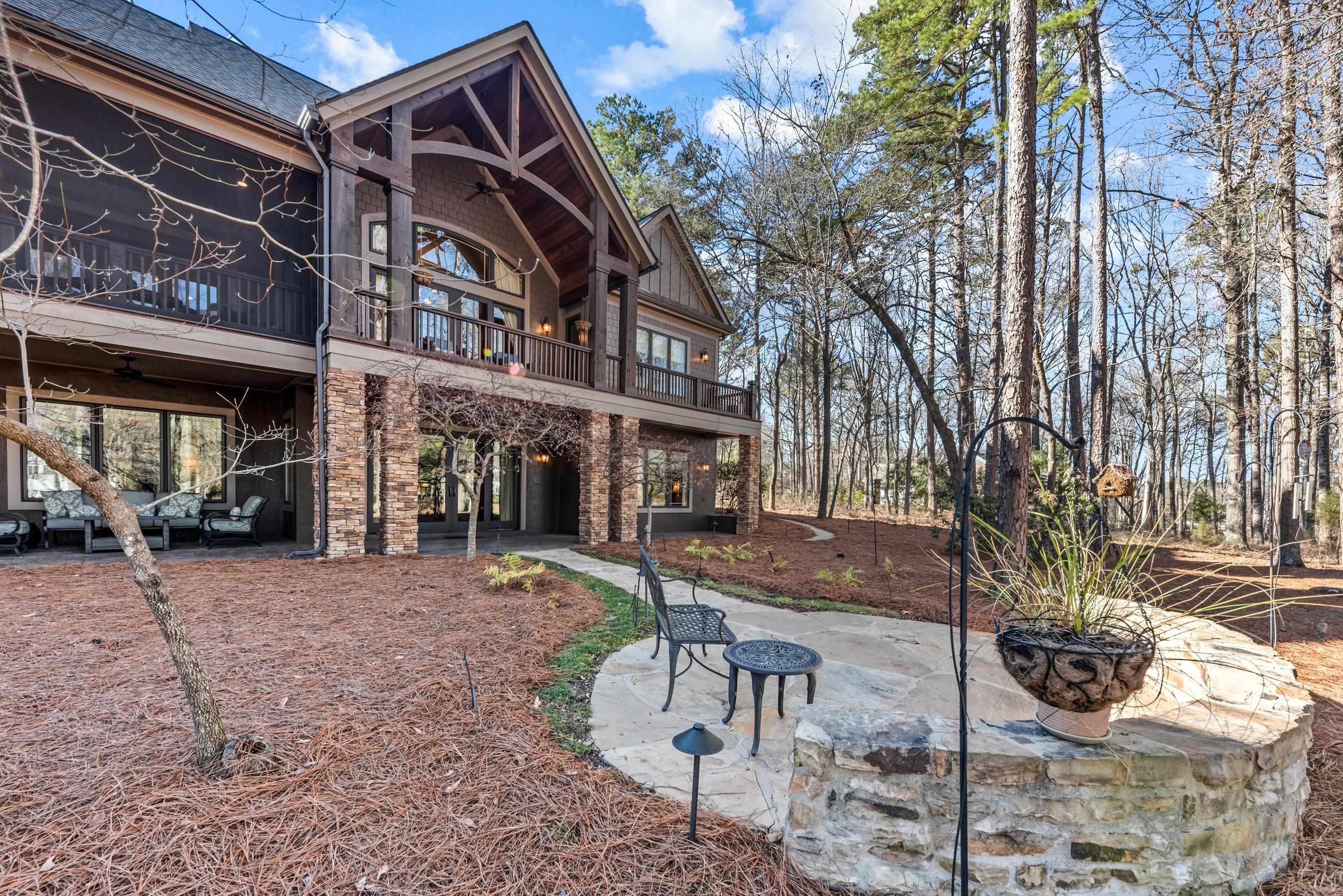 141 BROADLANDS DRIVE