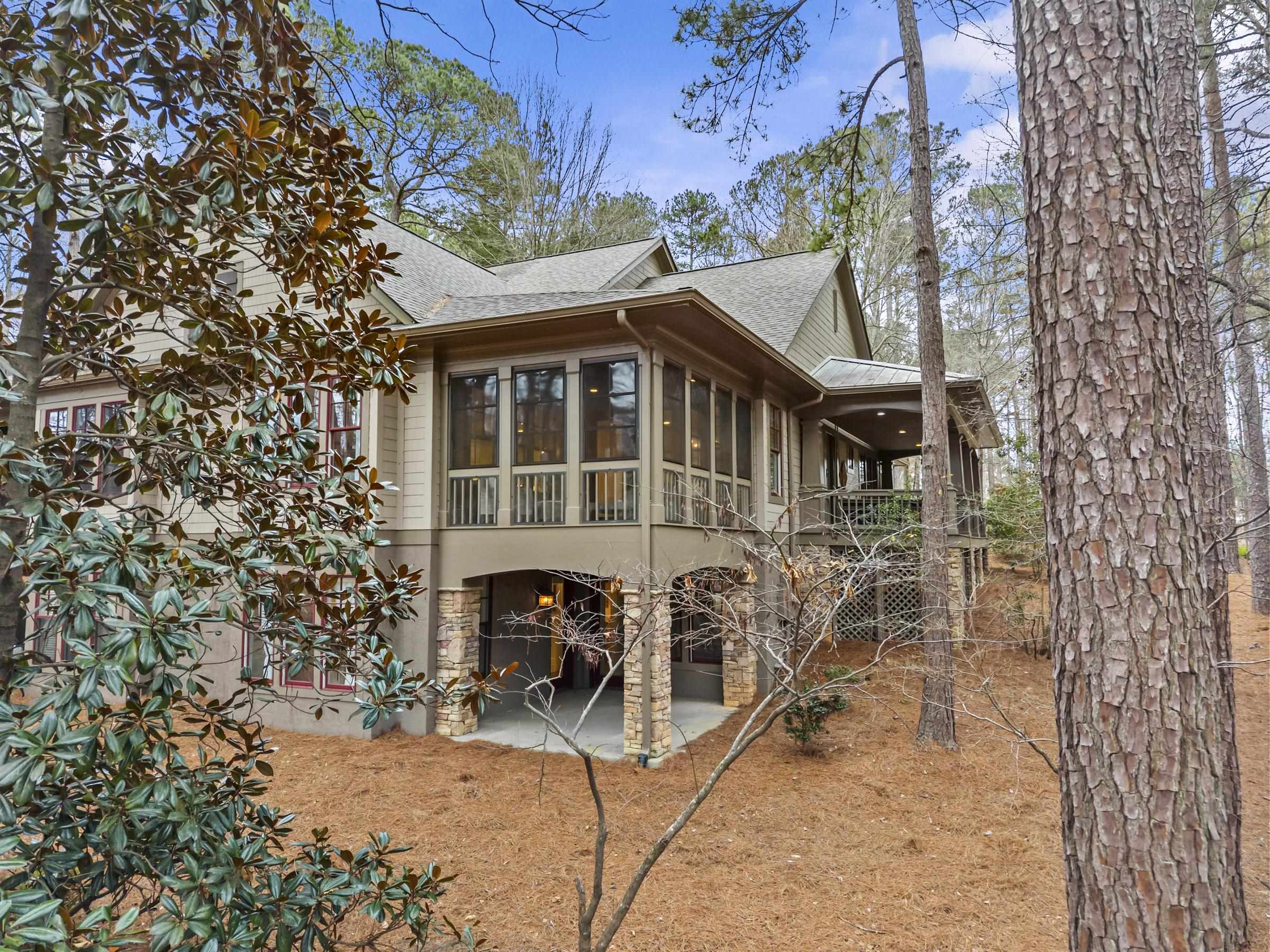 1101 LOCKETS TRAIL