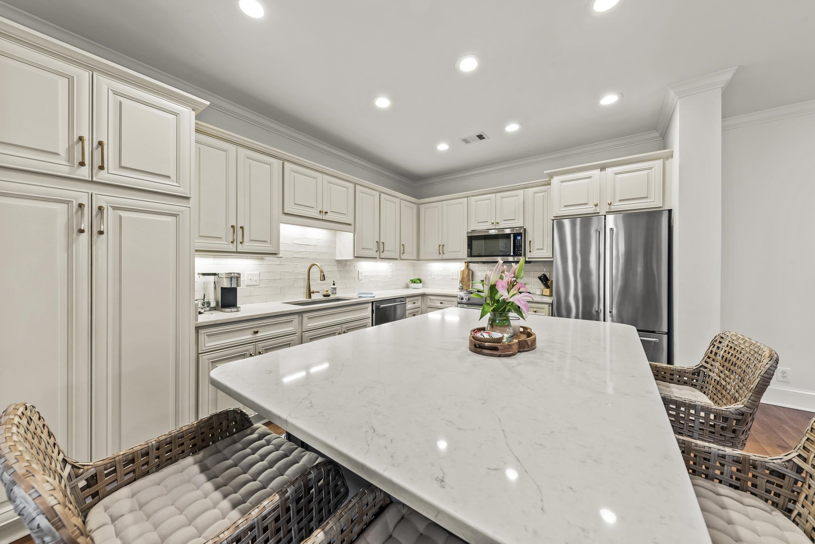 1101 LOCKETS TRAIL