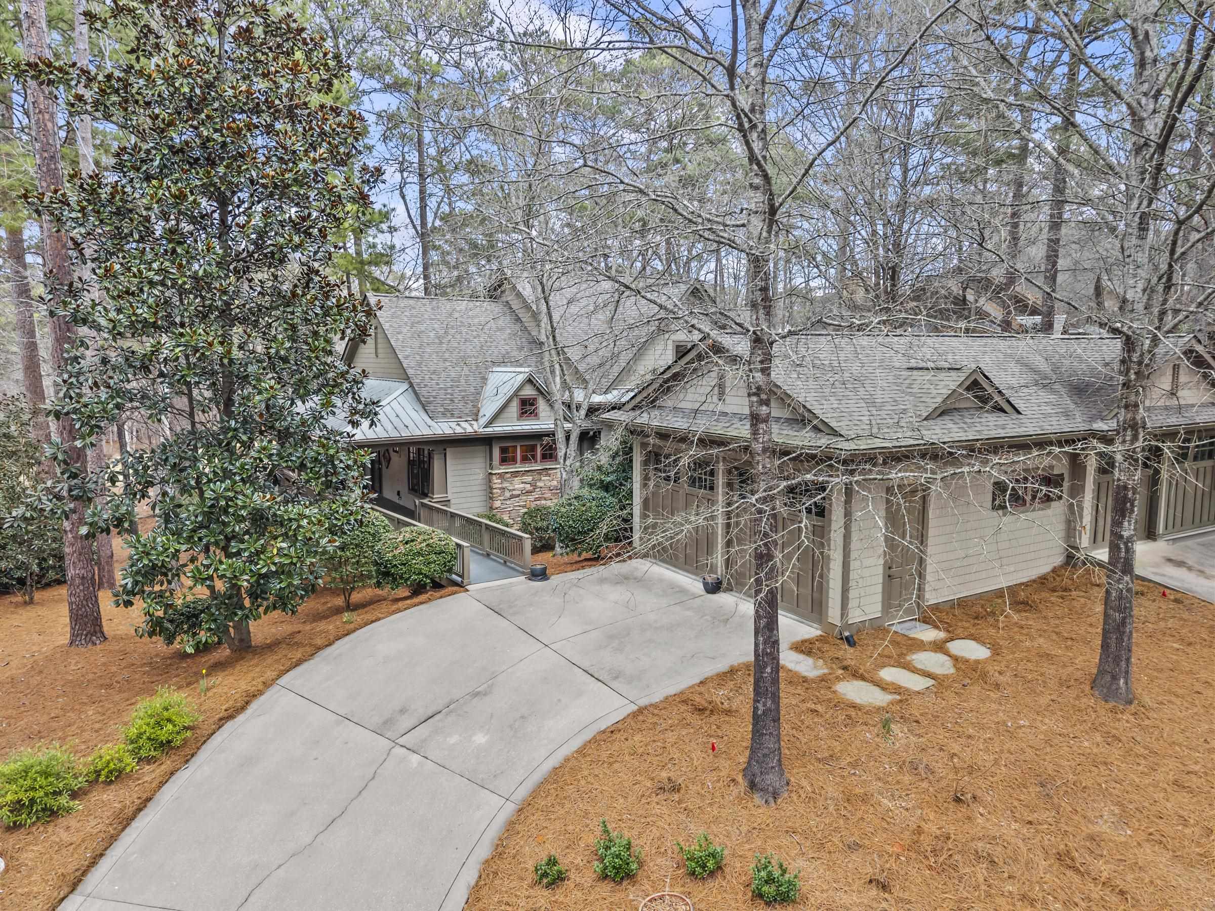 1101 LOCKETS TRAIL