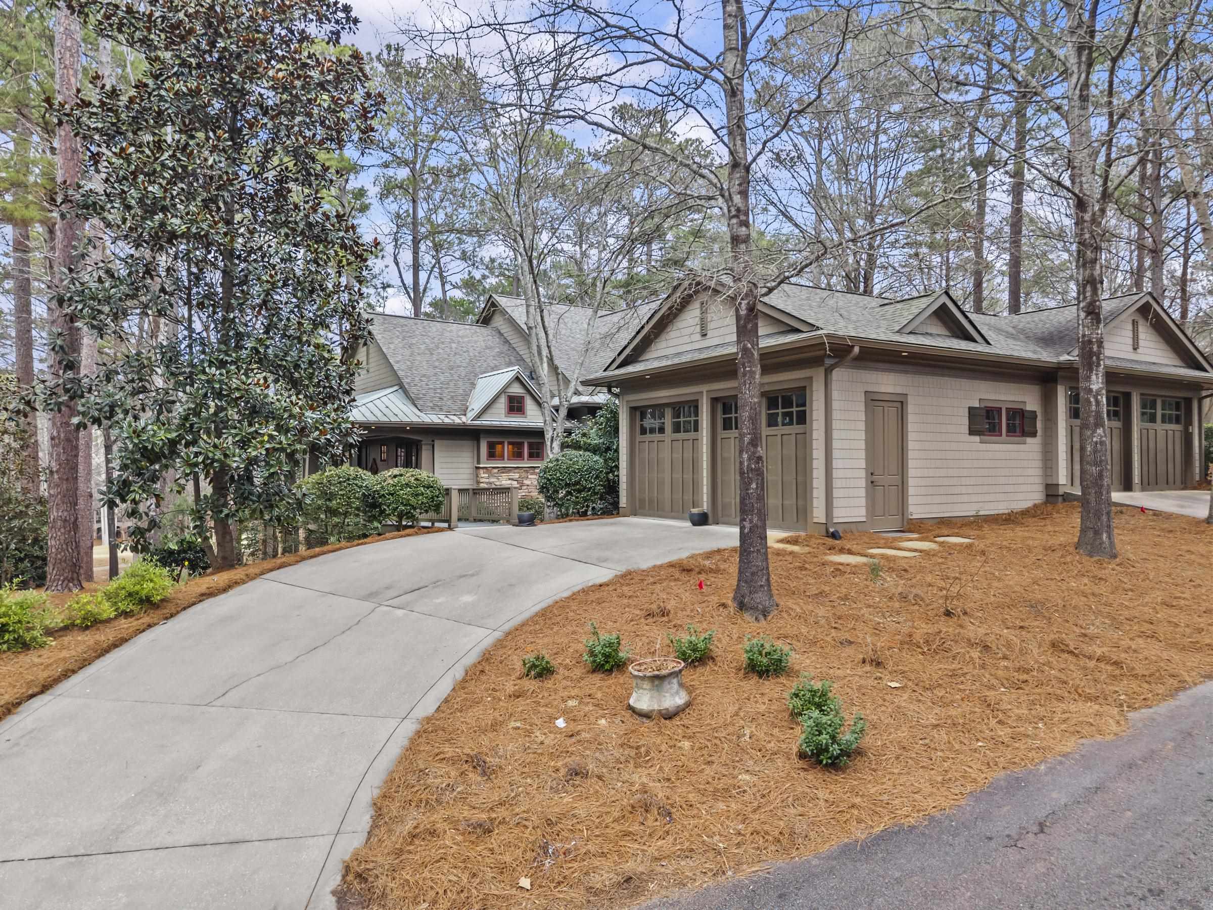 1101 LOCKETS TRAIL