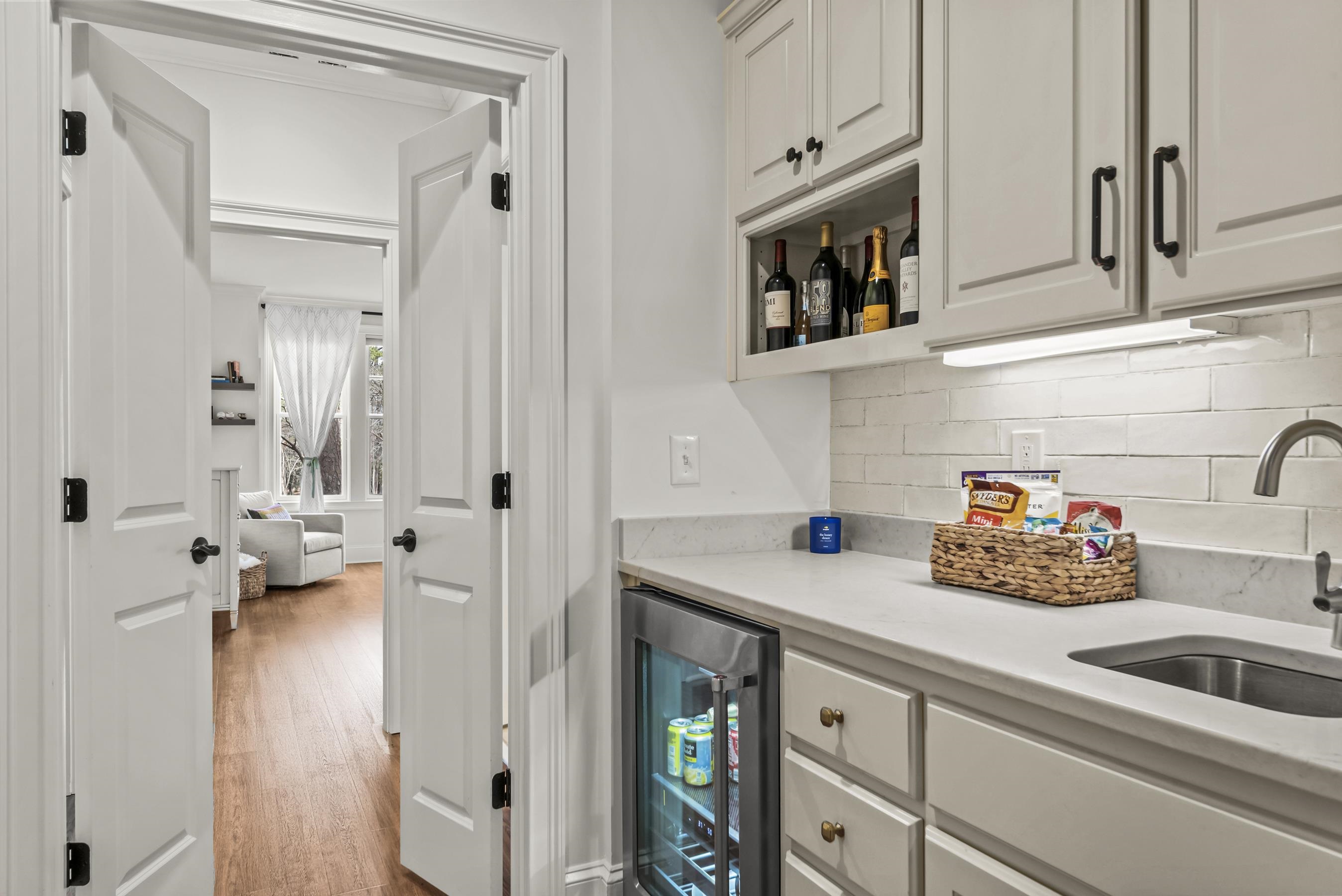 1101 LOCKETS TRAIL