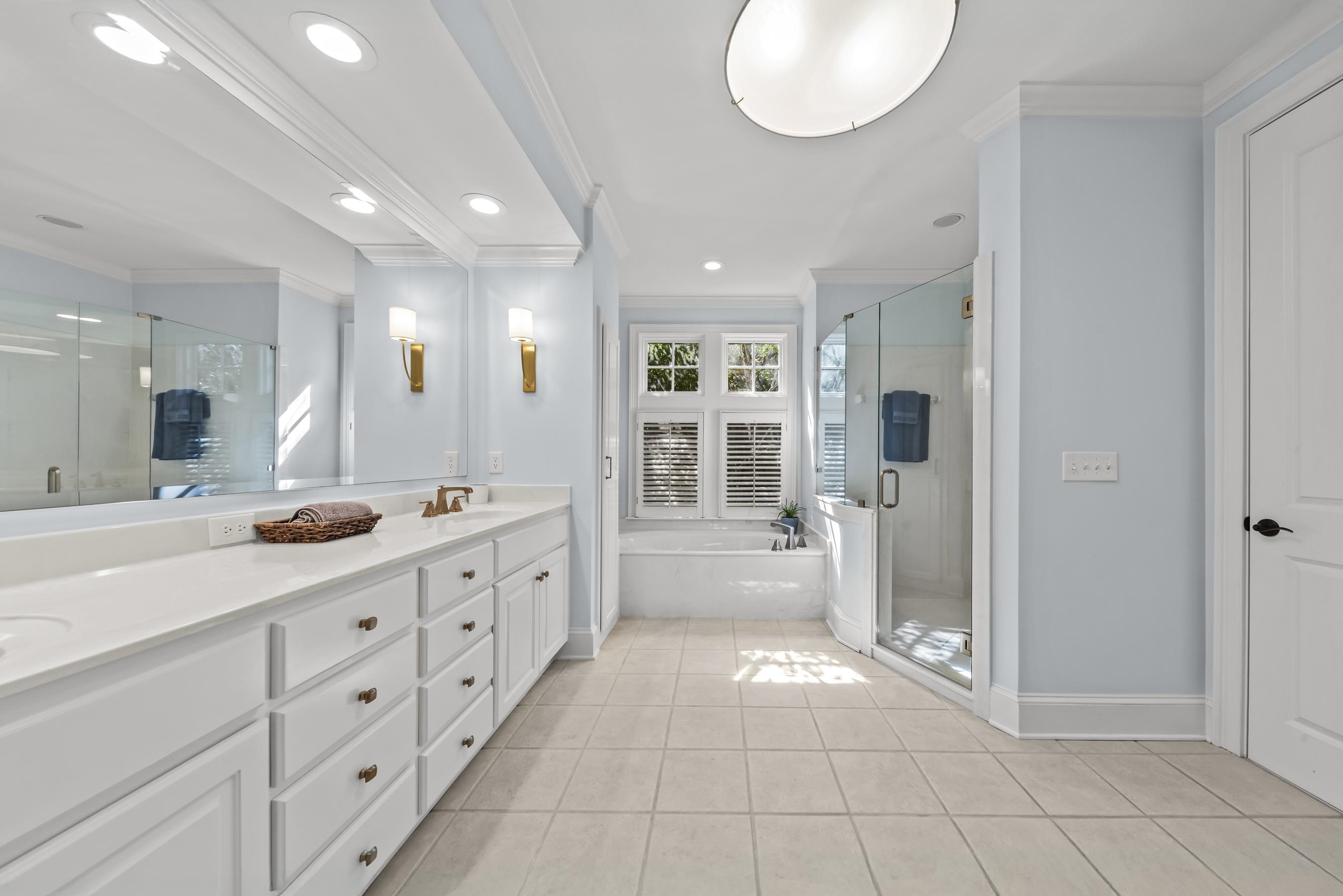 1101 LOCKETS TRAIL