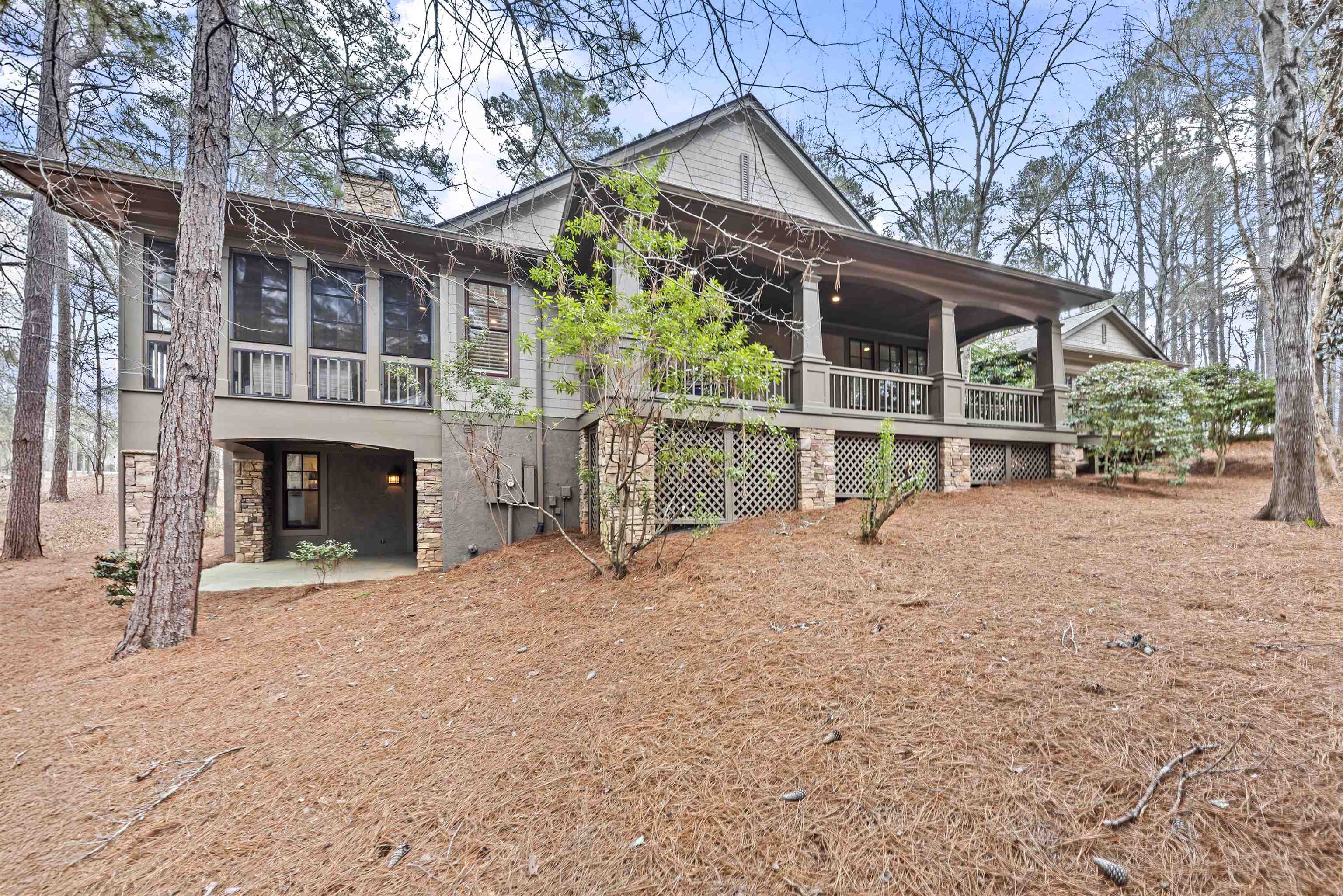1101 LOCKETS TRAIL