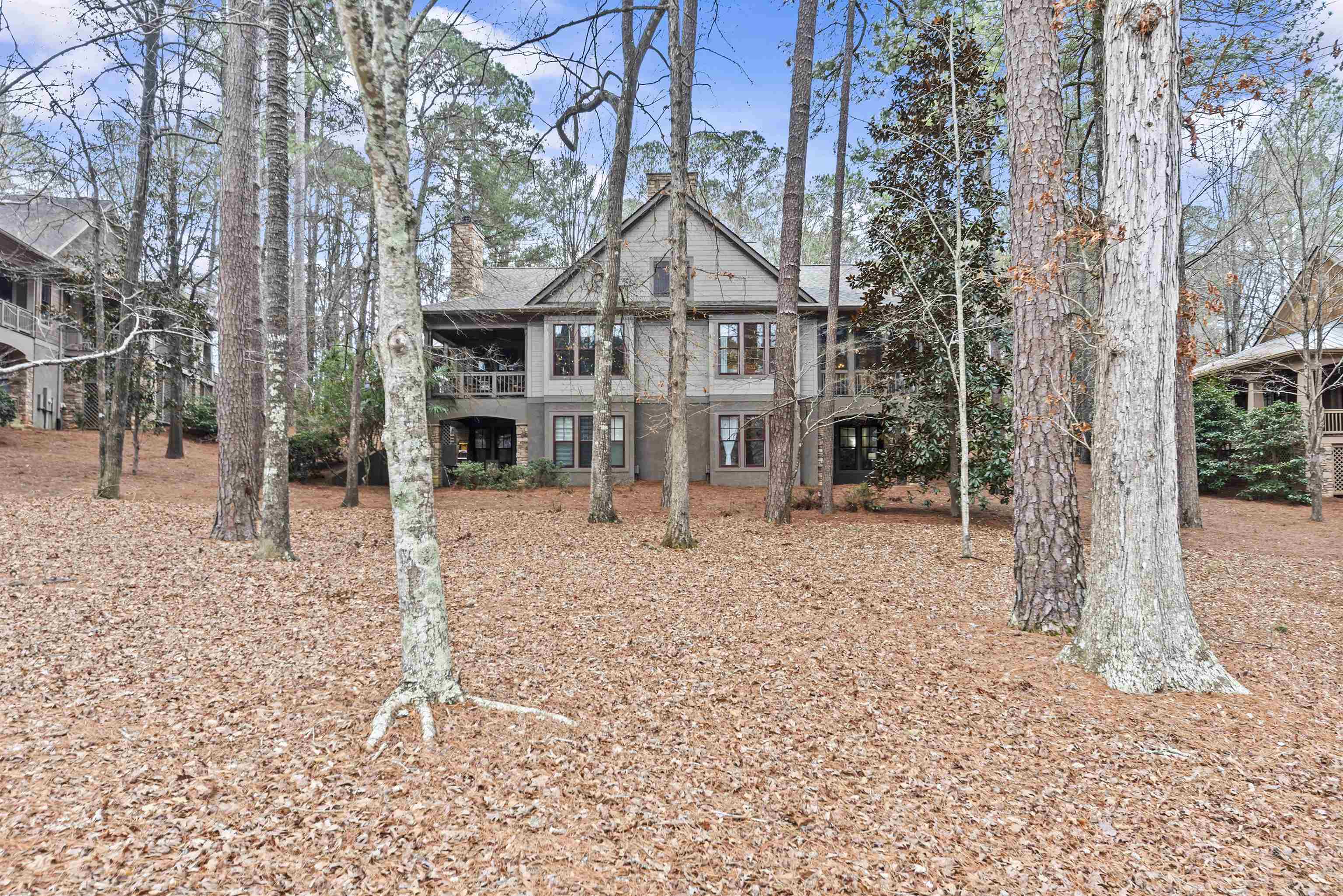 1101 LOCKETS TRAIL