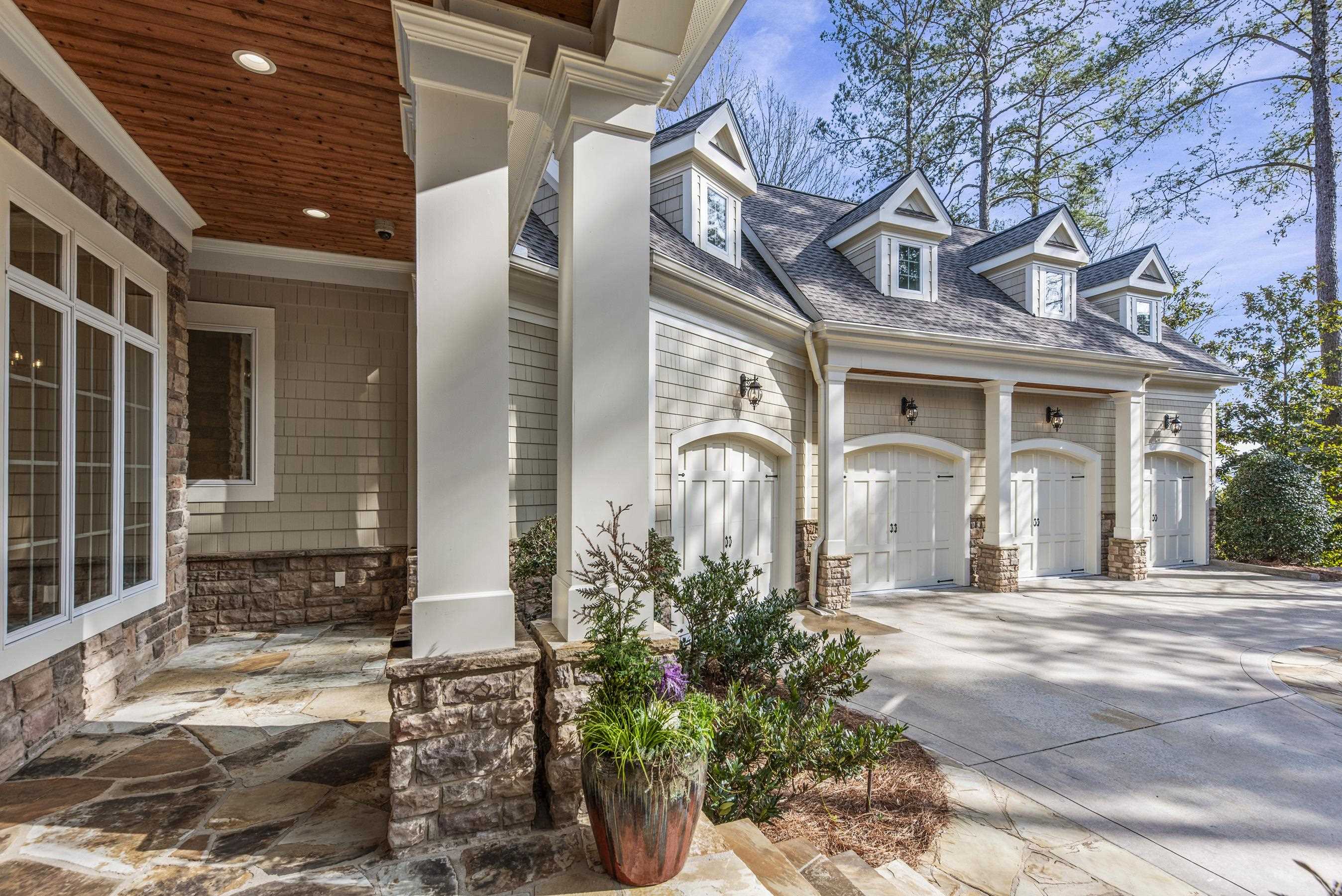 1080 PROSPERITY POINTE