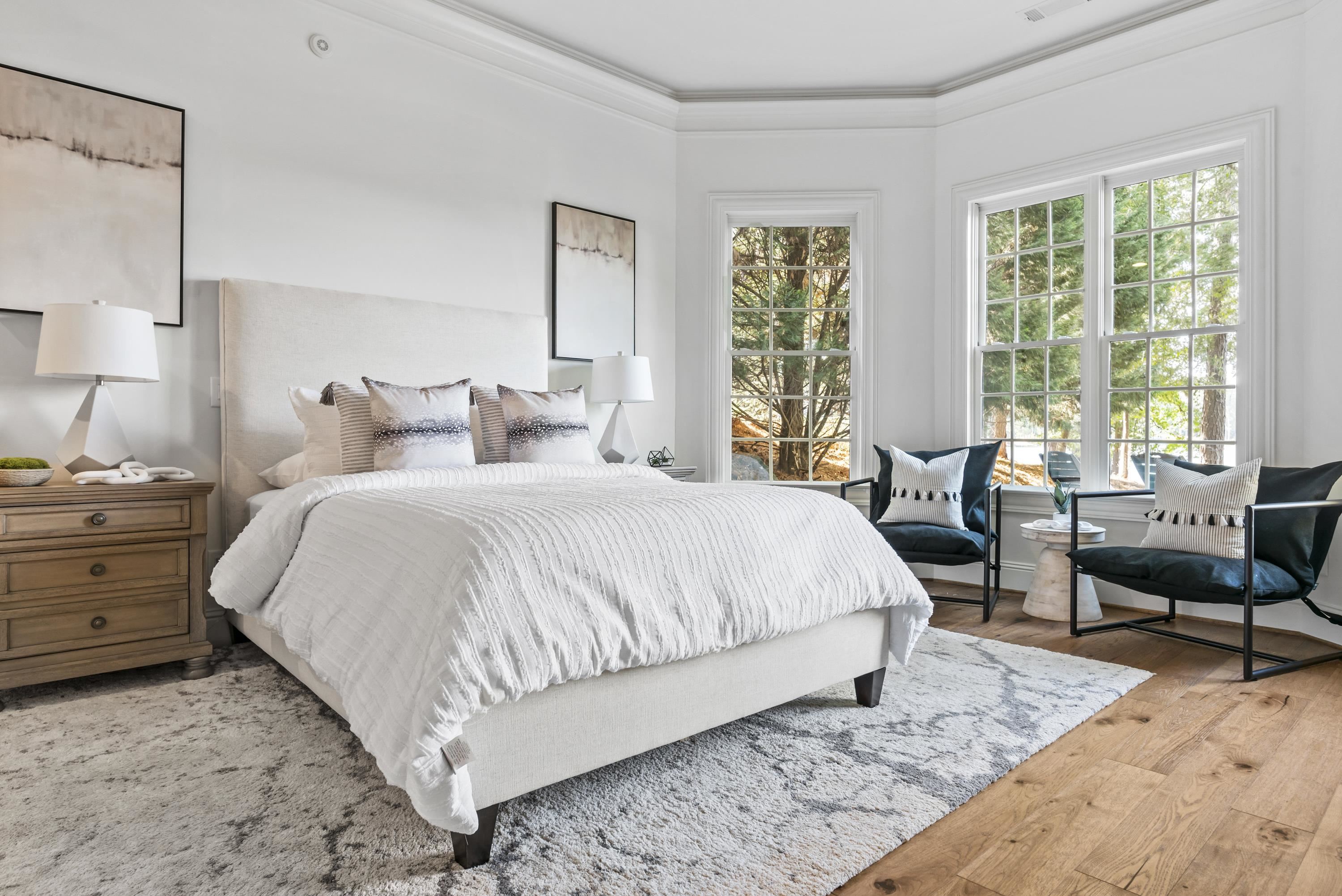 1230 LAKE CLUB DRIVE