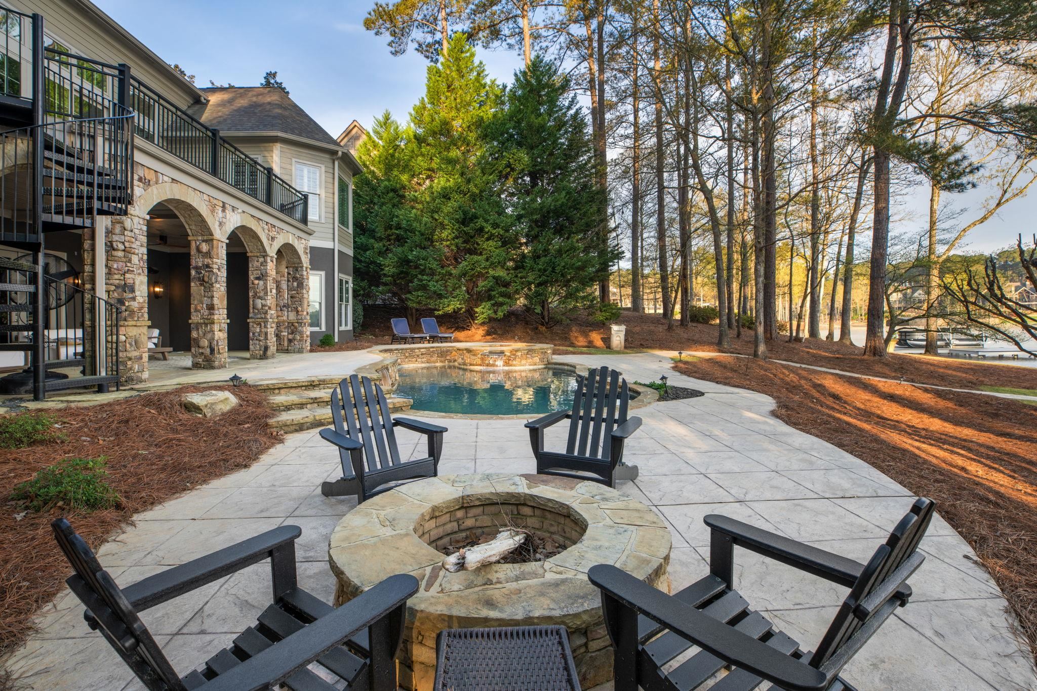 1230 LAKE CLUB DRIVE