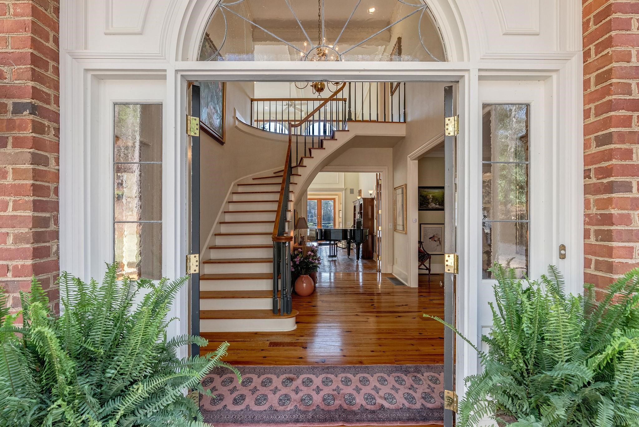 1040 SCOTT LOOP