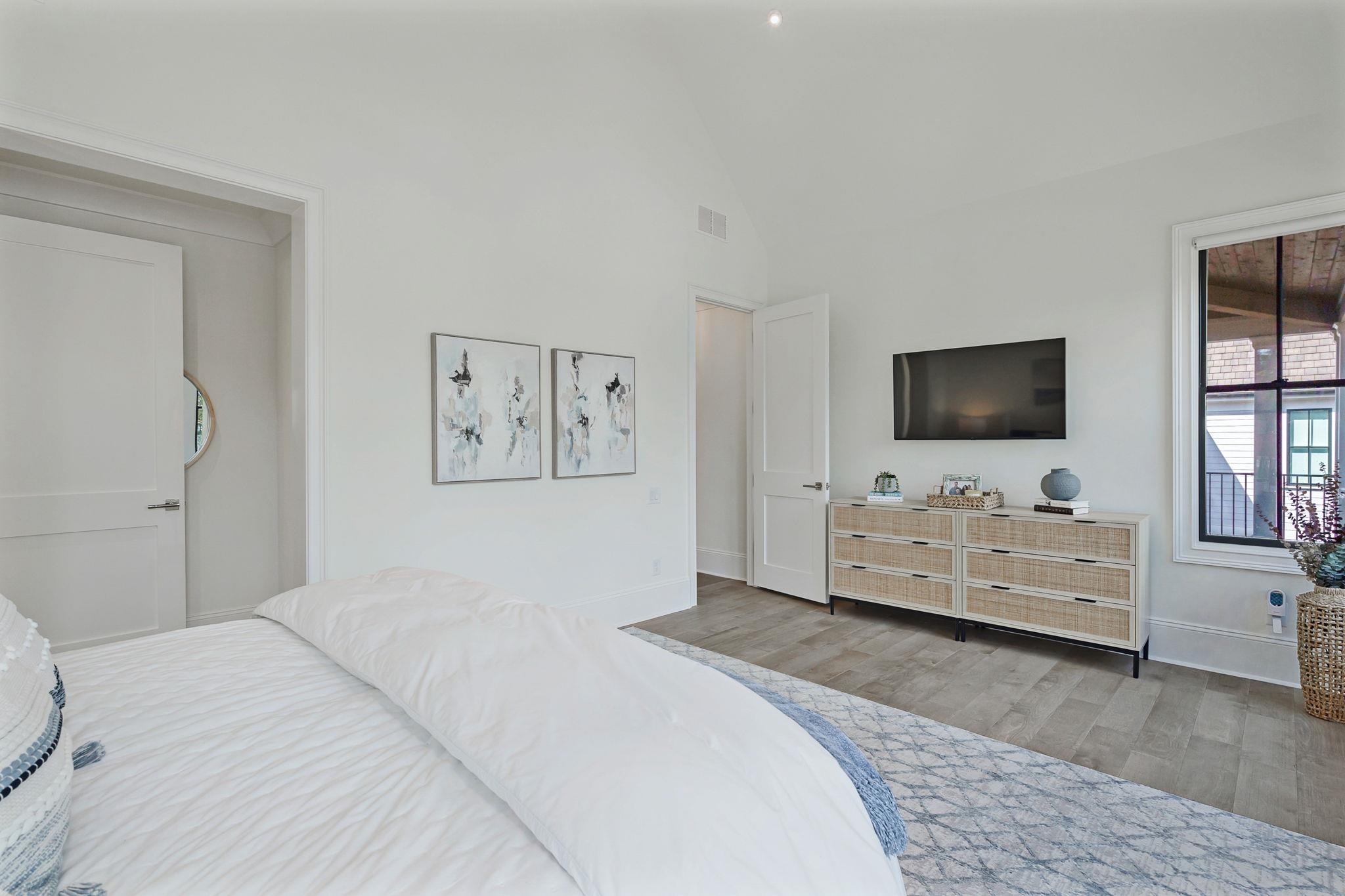 1091 LONGVIEW COMMONS