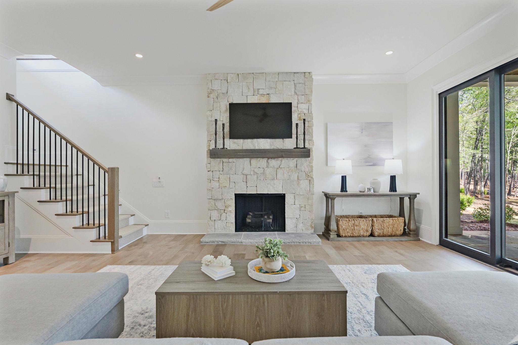 1091 LONGVIEW COMMONS