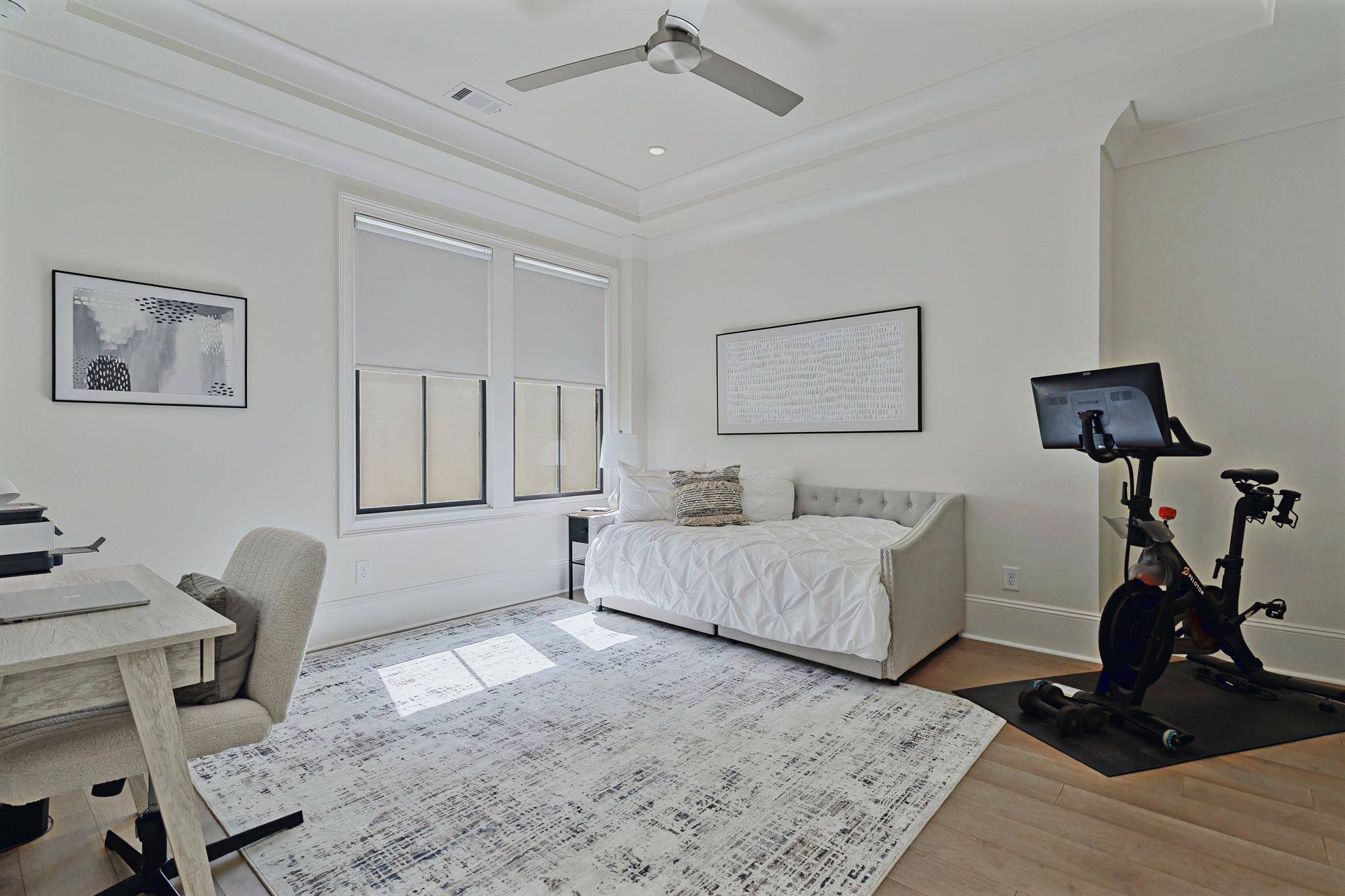 1091 LONGVIEW COMMONS