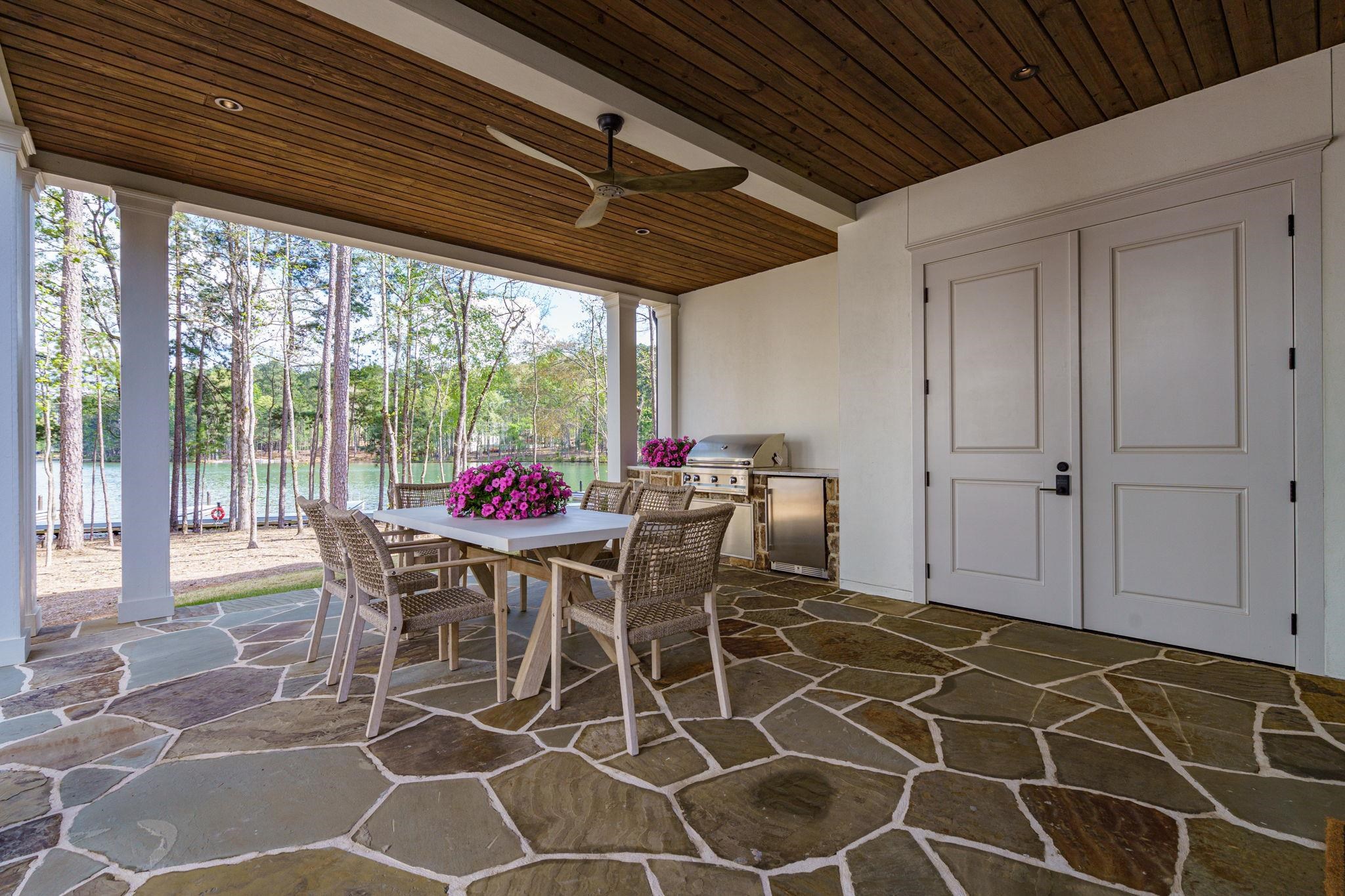 1091 LONGVIEW COMMONS