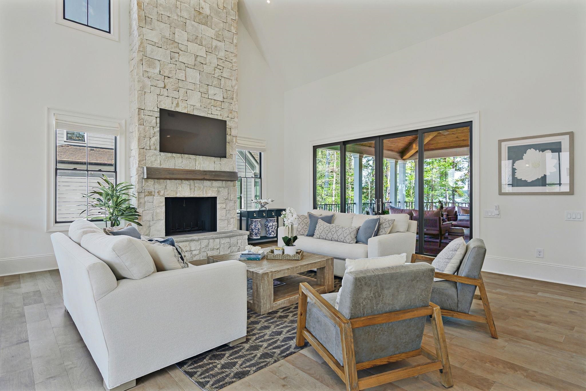 1091 LONGVIEW COMMONS