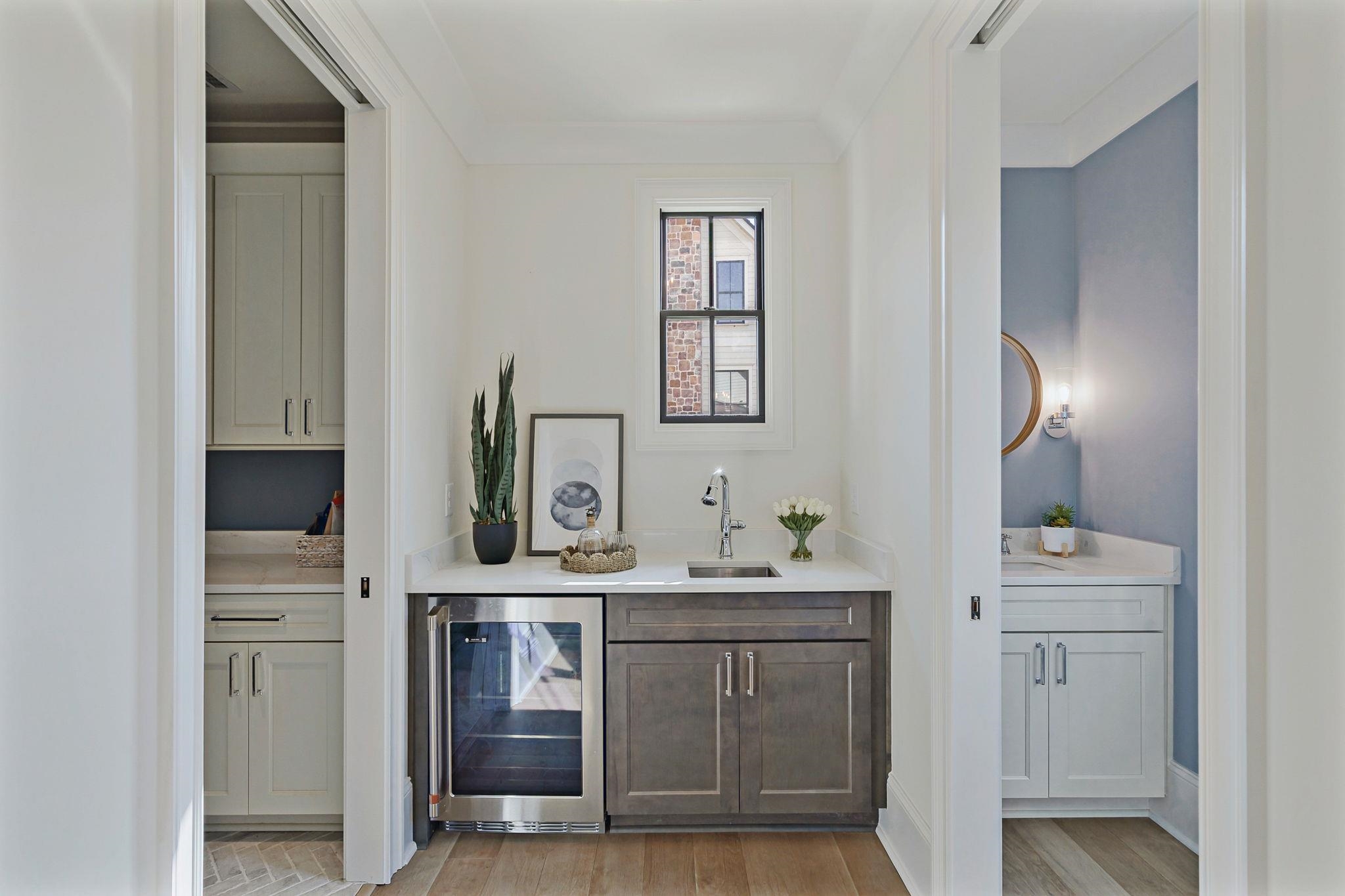 1091 LONGVIEW COMMONS