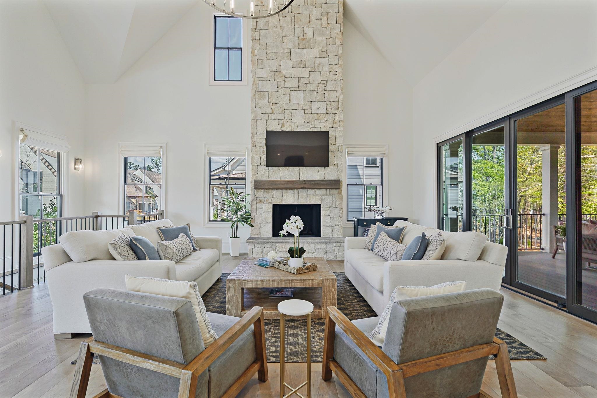 1091 LONGVIEW COMMONS