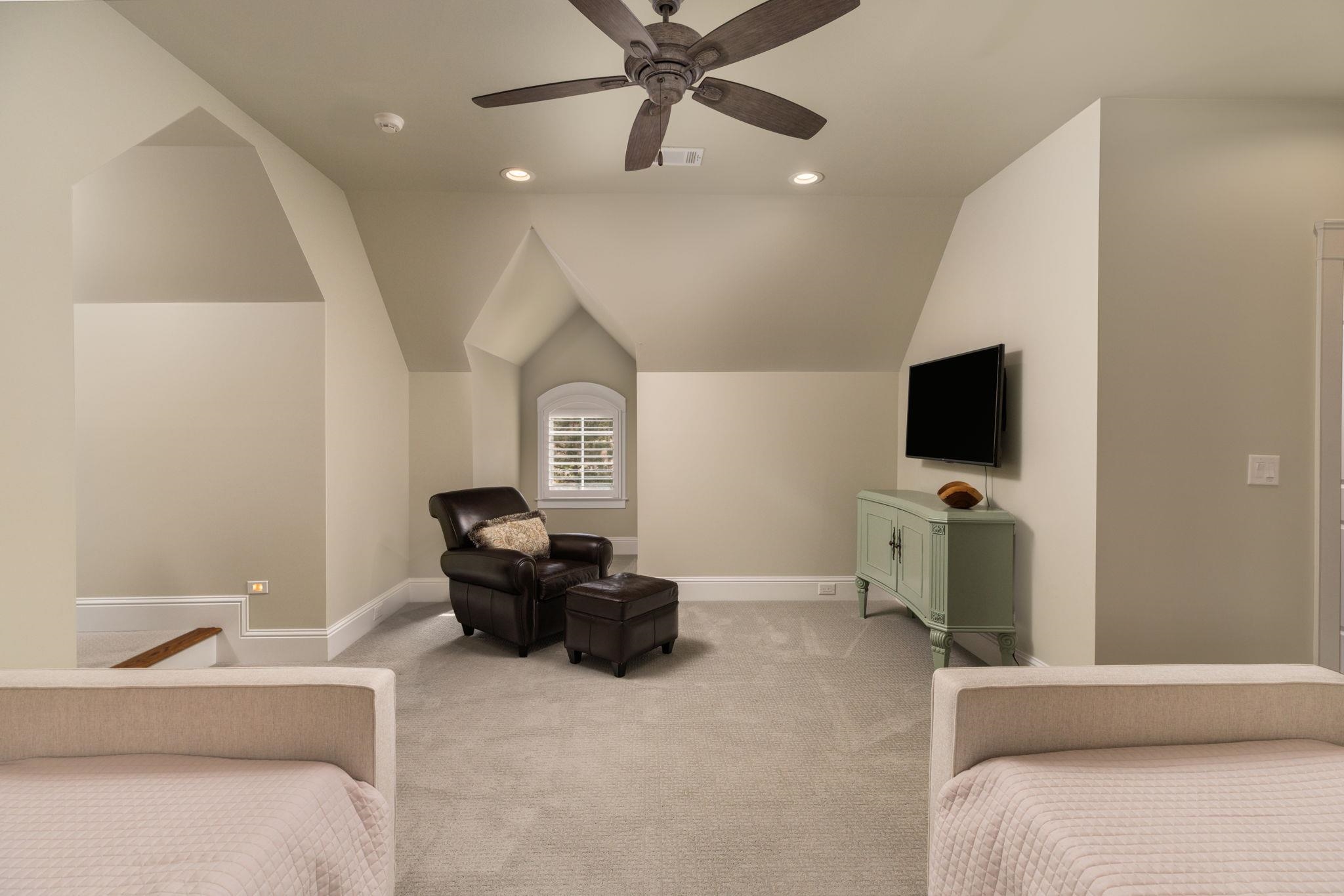 1240 ROSE CREEK