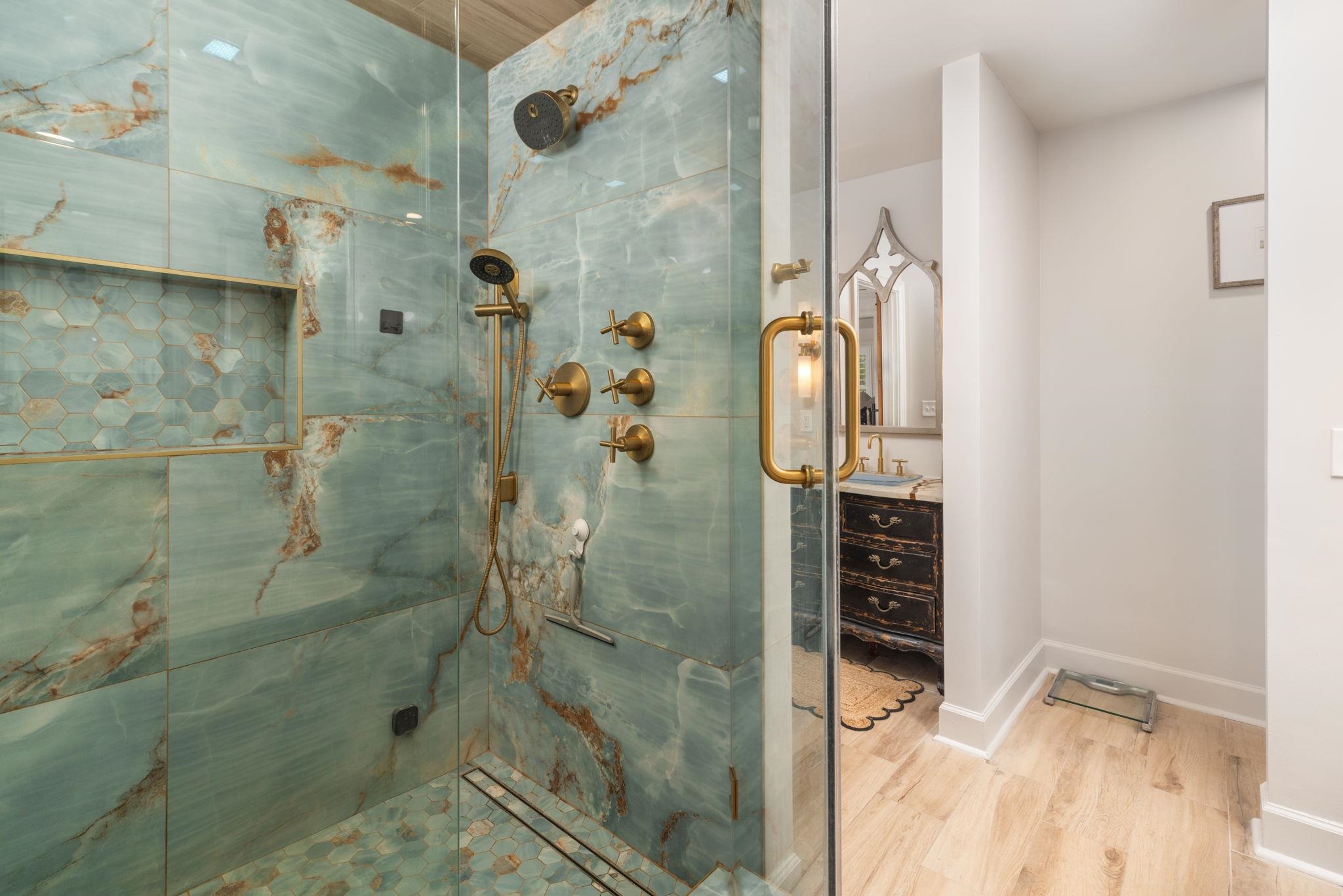 1040 SPYGLASS HILL