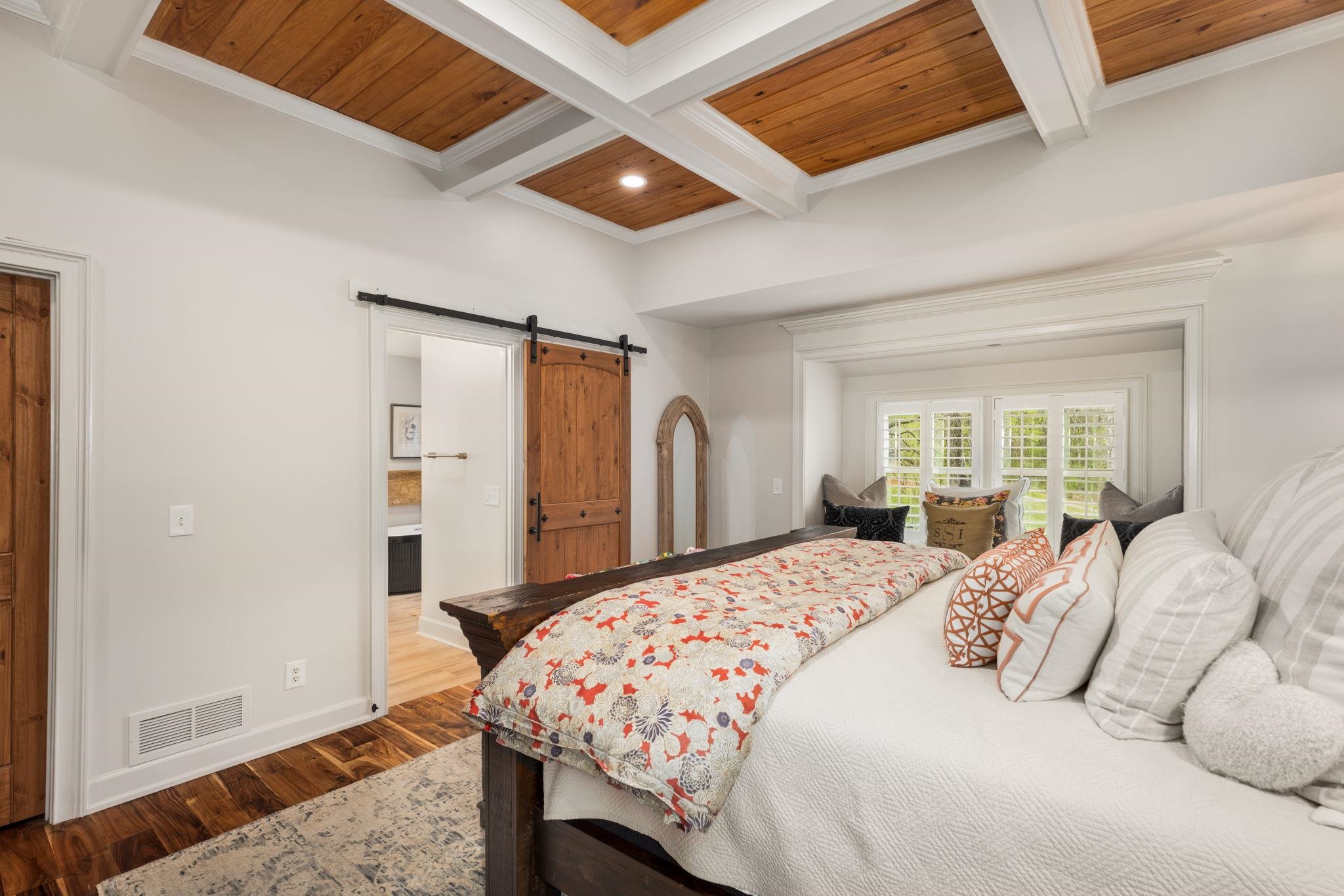 1040 SPYGLASS HILL