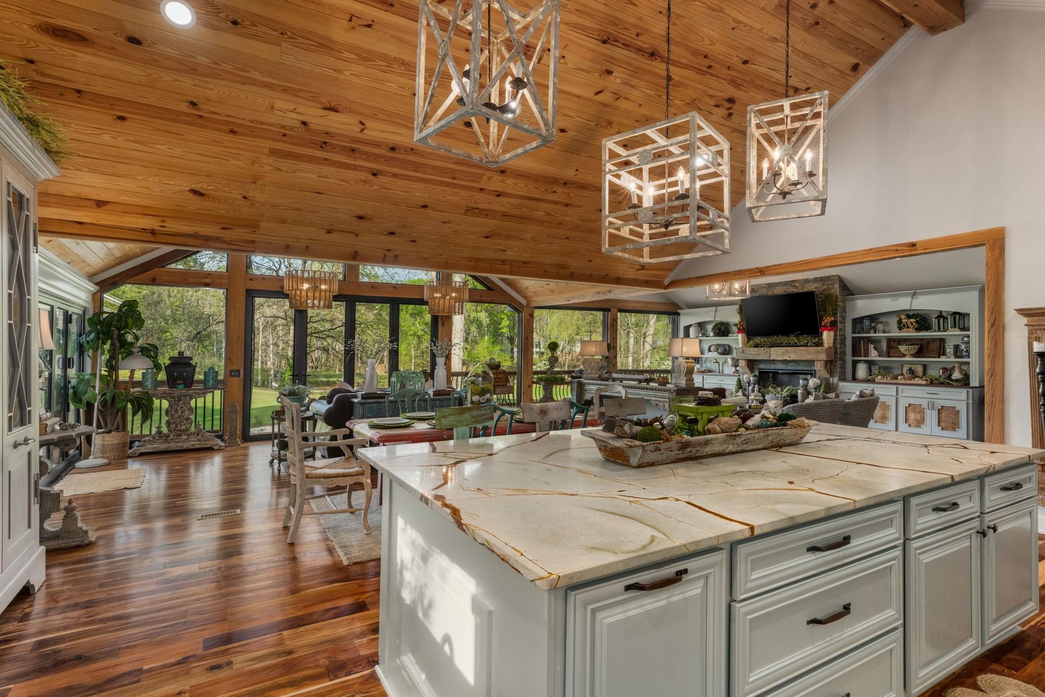 1040 SPYGLASS HILL